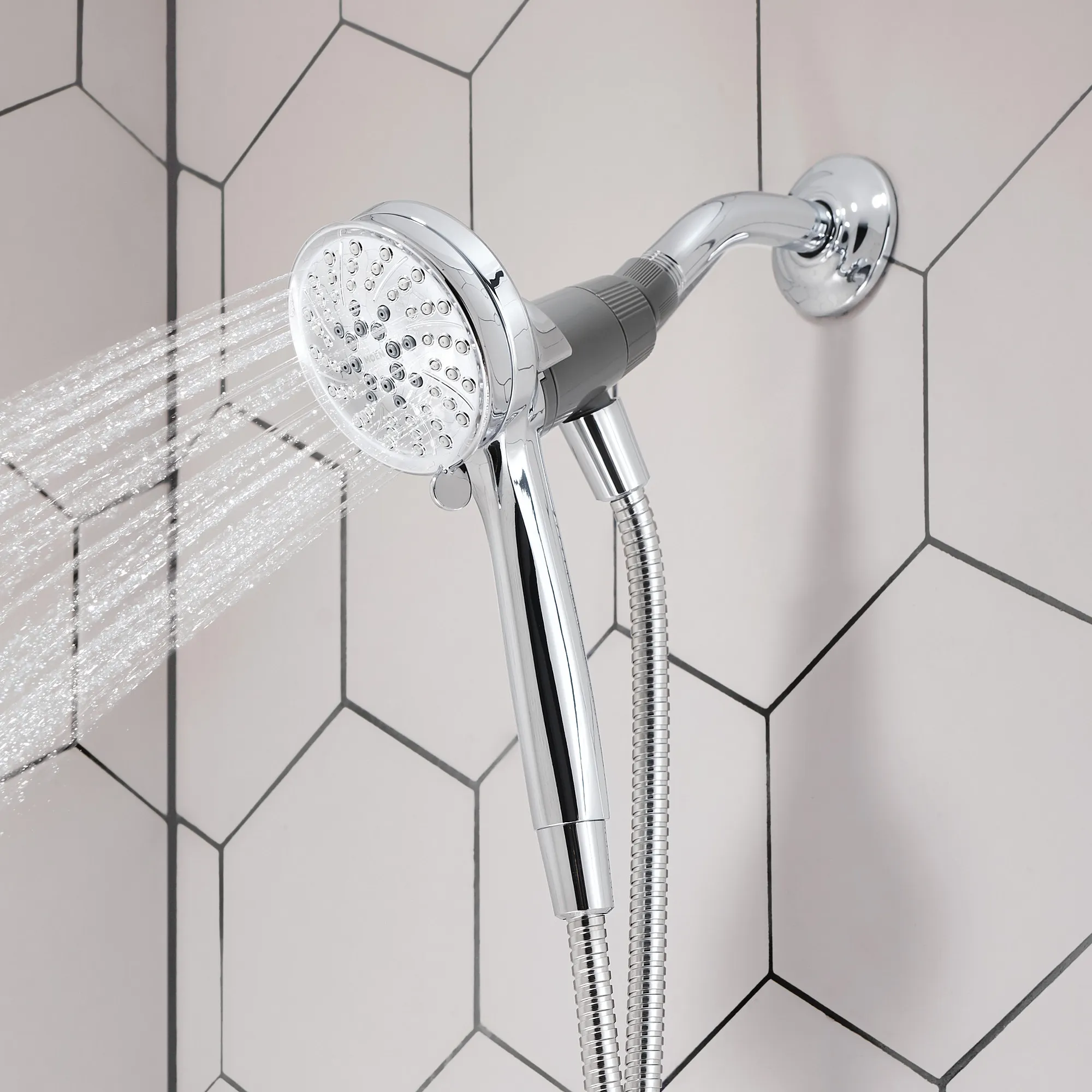 Attract With Magnetix Handheld Shower - Image 2