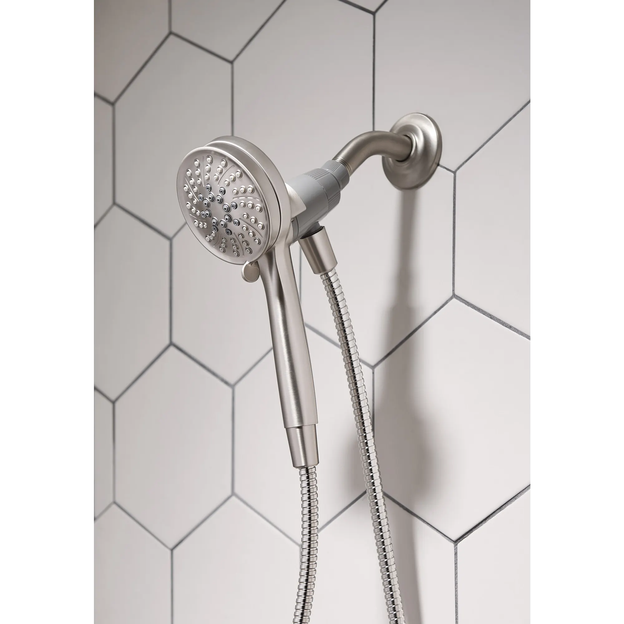 Attract With Magnetix Handheld Shower - Image 44