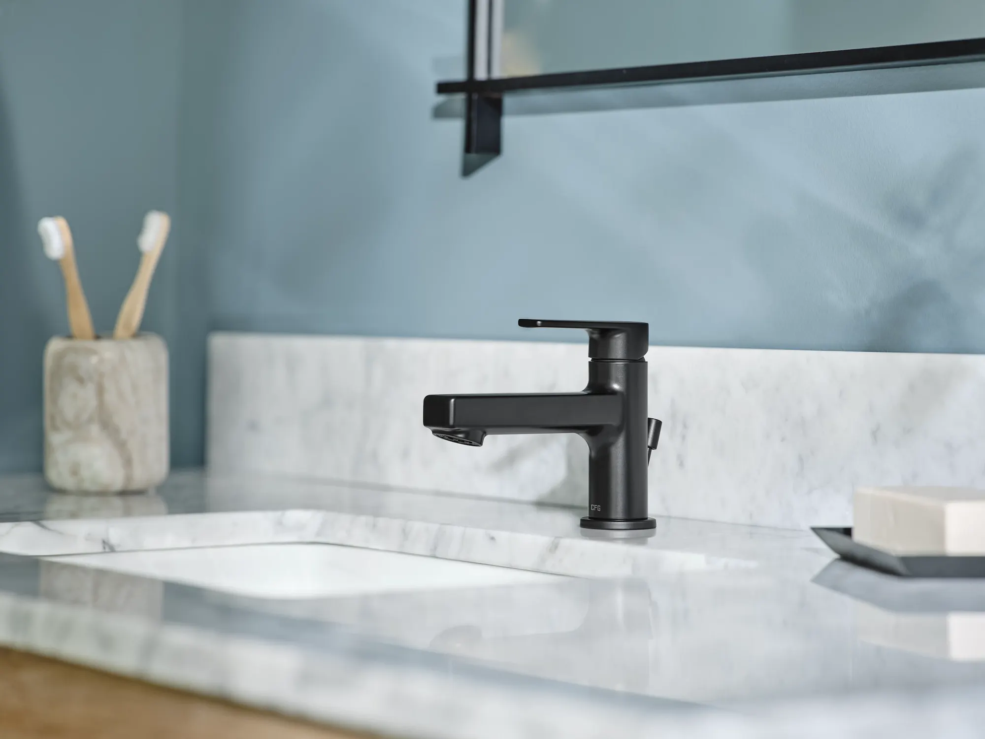 Slate Matte black one-handle low-profile bathroom faucet - Image 4