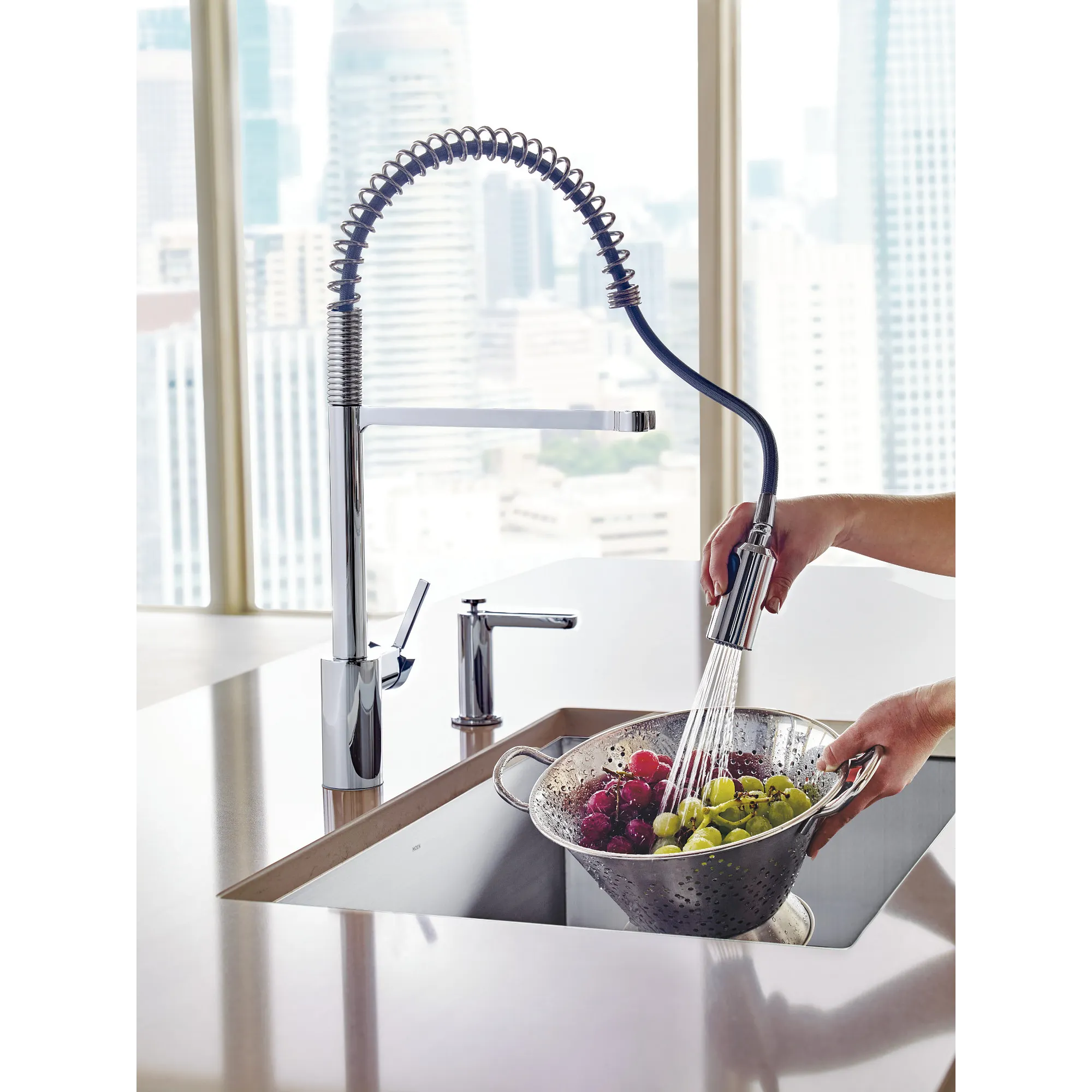 Align One-Handle Pre-Rinse Spring Pulldown Kitchen Faucet - Image 7