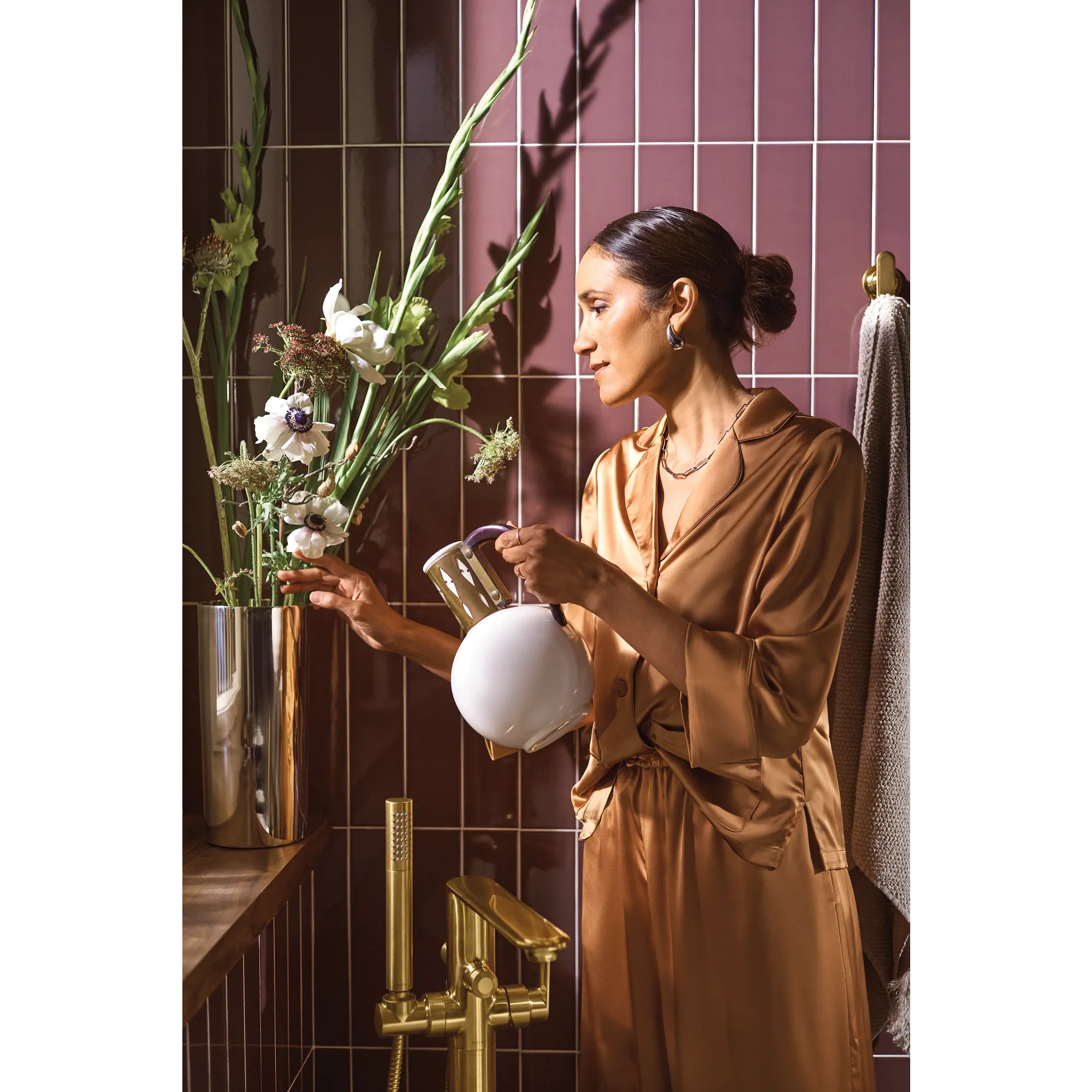 Greenfield Chrome one-handle tub filler includes hand shower - Image 17