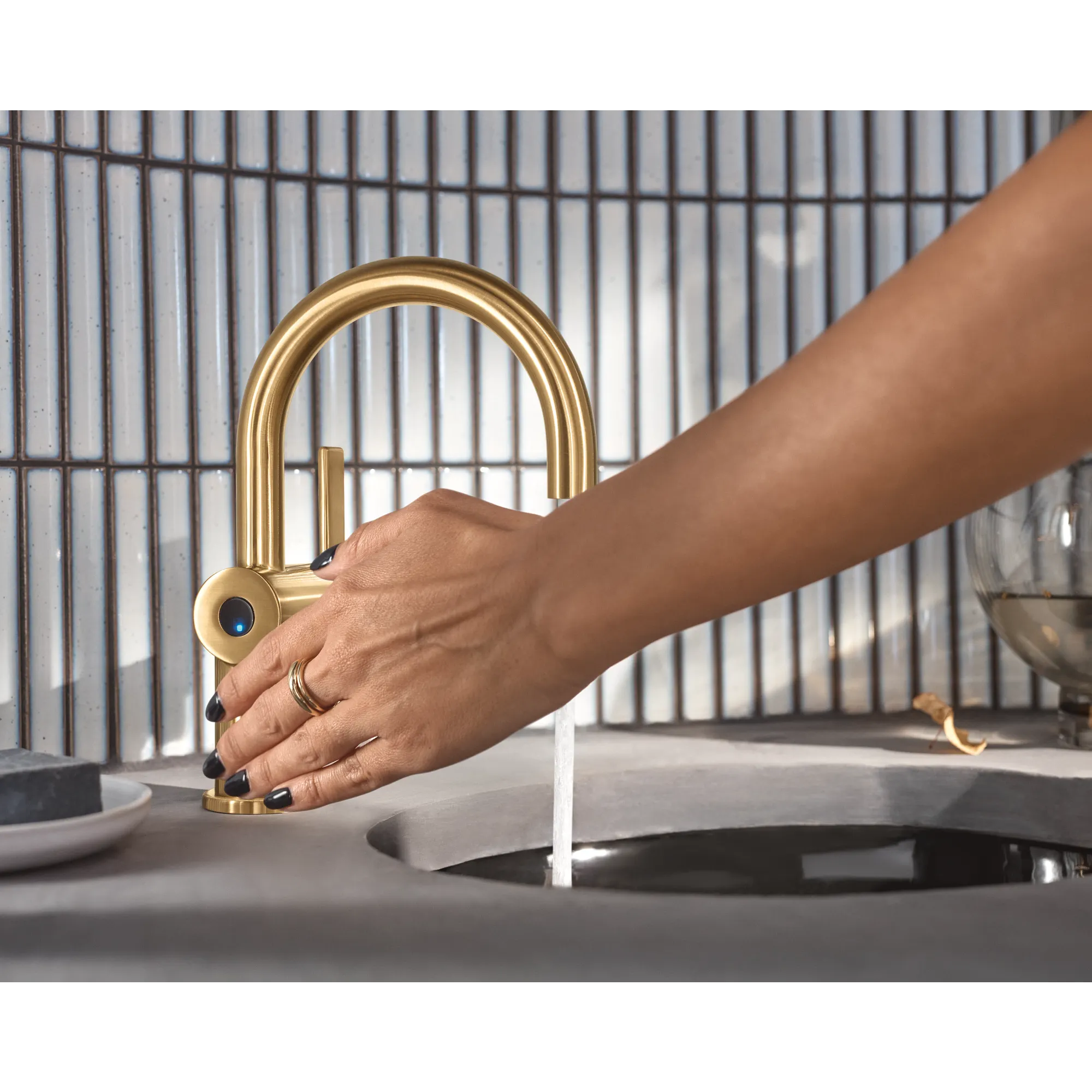 Cia MotionSense One-Handle Touchless Bathroom Faucet - Image 41