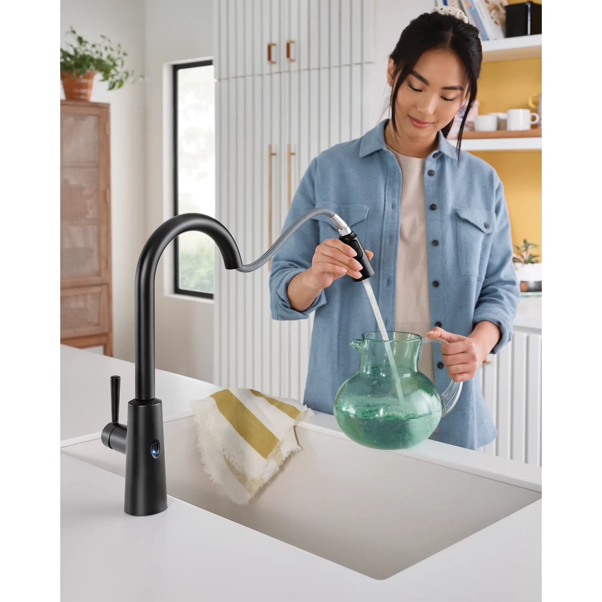 Riley MotionSense Wave One-Handle Pulldown Touchless Kitchen Faucet - Image 25
