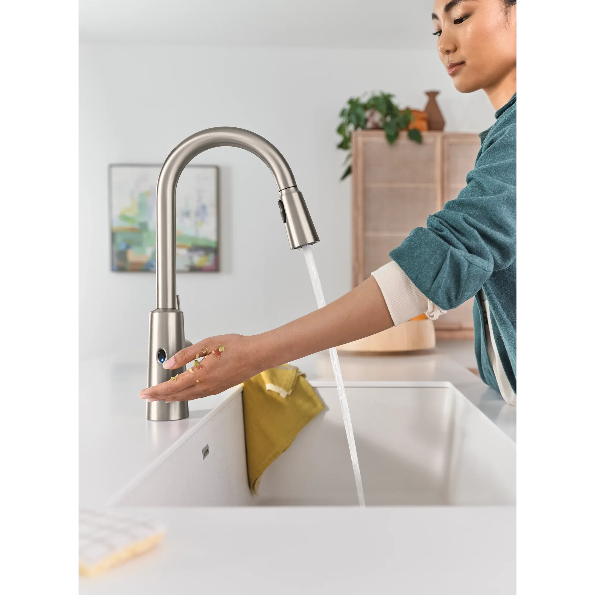 Riley MotionSense Wave One-Handle Pulldown Touchless Kitchen Faucet - Image 39
