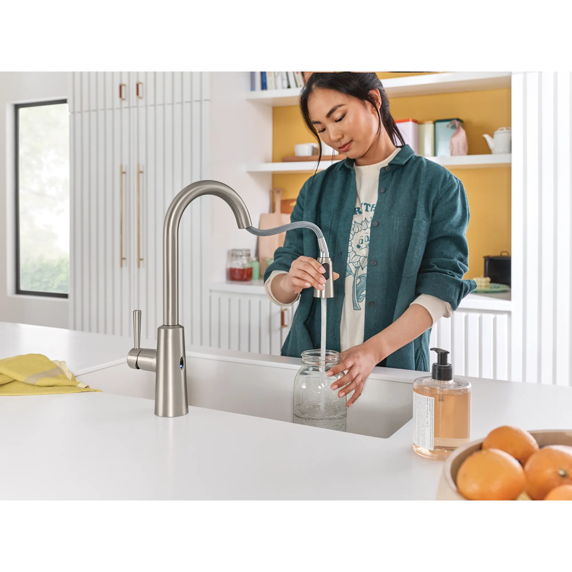 Riley MotionSense Wave One-Handle Pulldown Touchless Kitchen Faucet - Image 42