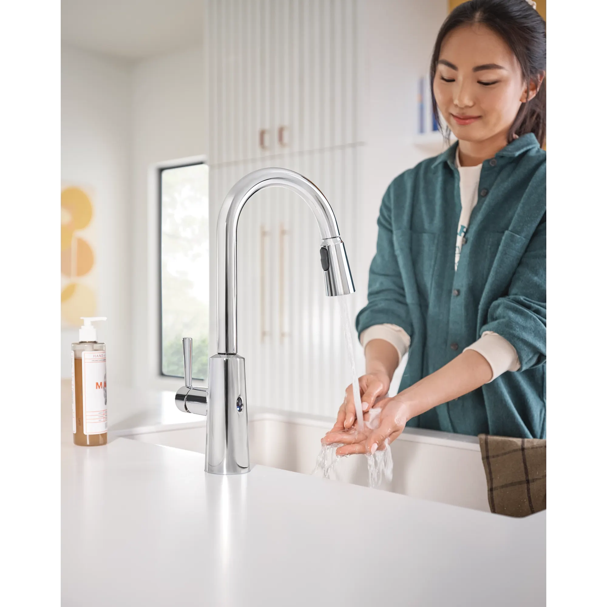 Riley MotionSense Wave One-Handle Pulldown Touchless Kitchen Faucet - Image 8