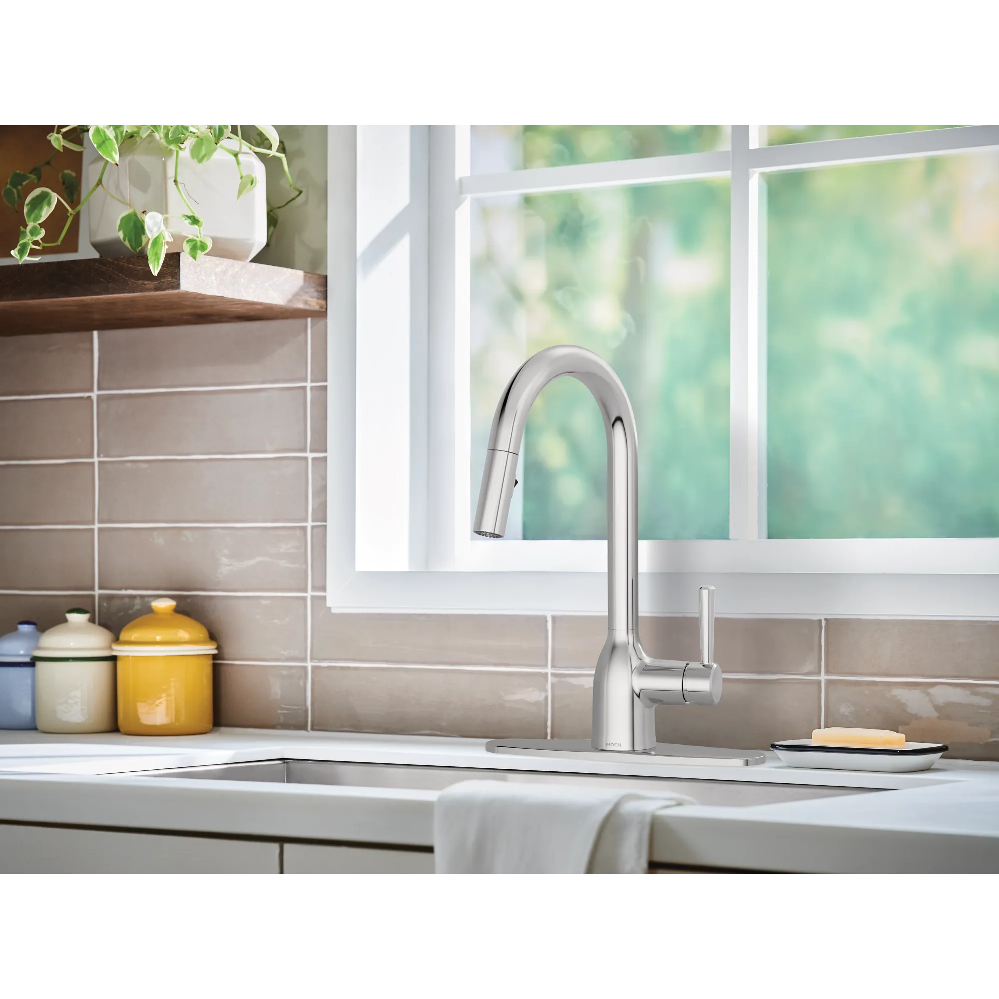 Chateau Chrome one-handle kitchen faucet - Image 5