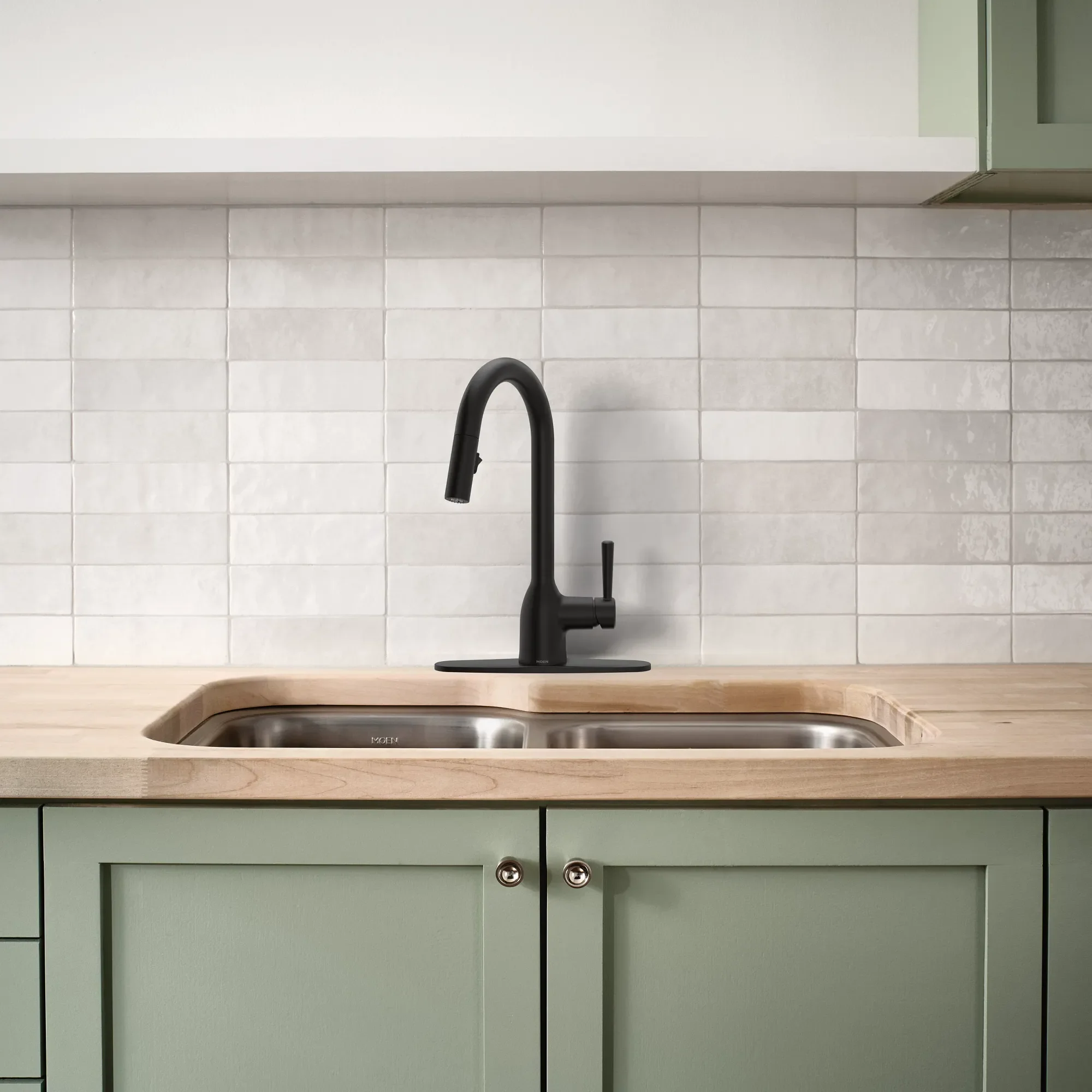 Chateau Matte black one-handle kitchen faucet - Image 3