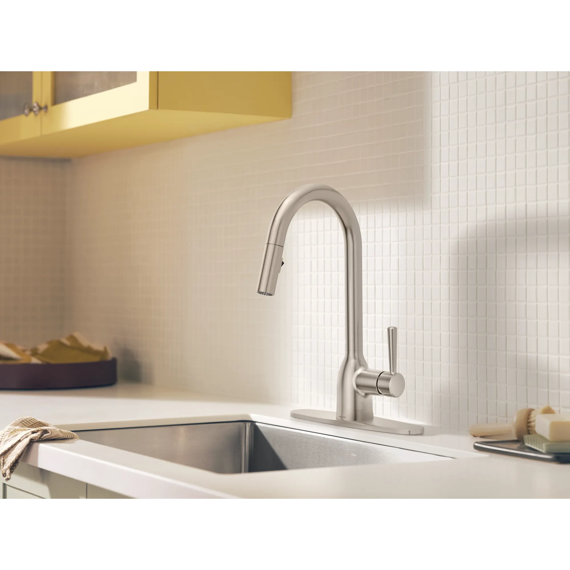 Chateau Spot resist stainless one-handle kitchen faucet - Image 4
