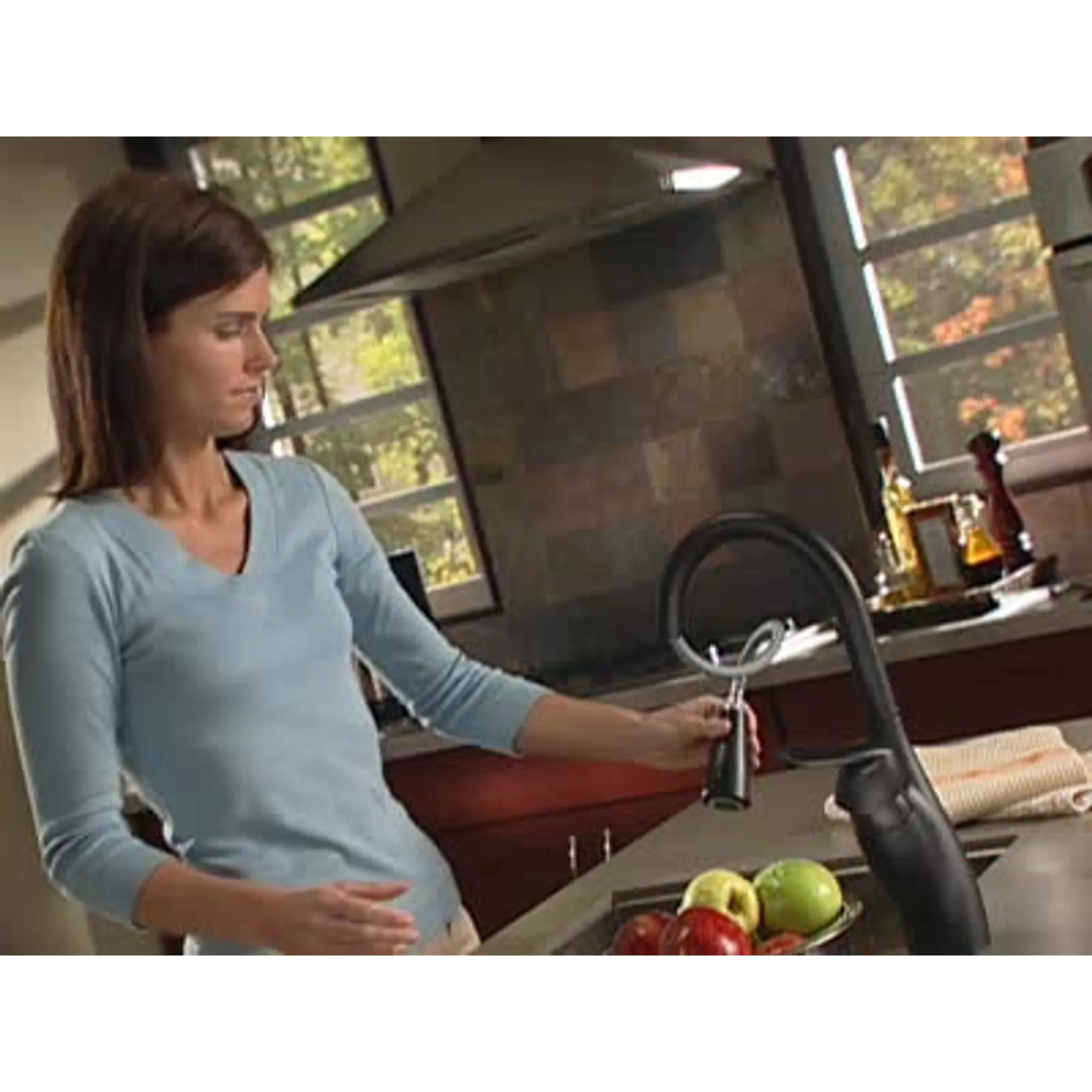 Medora Chrome one-handle high arc pulldown kitchen faucet - Image 4