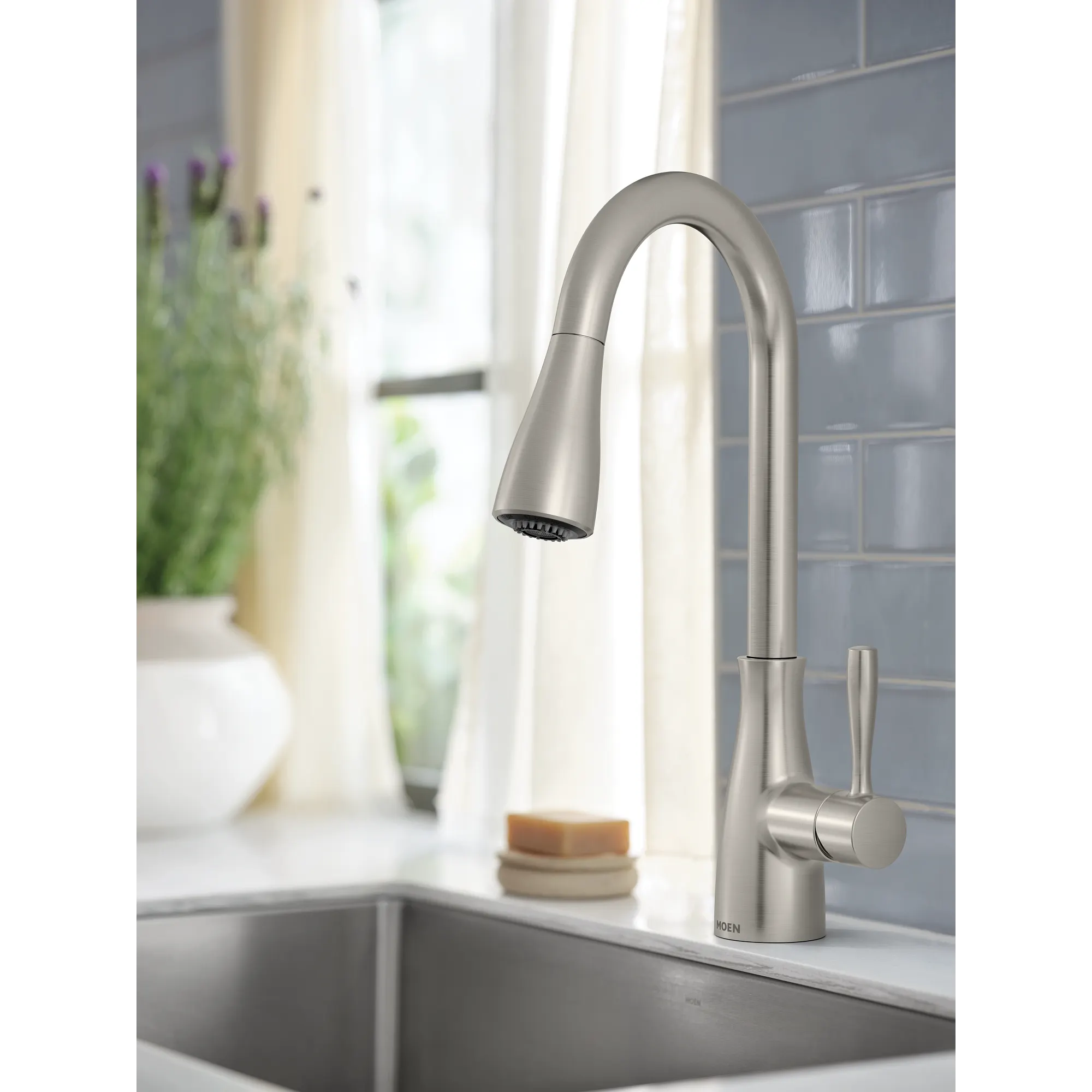 Elbur Chrome one-handle kitchen faucet - Image 17