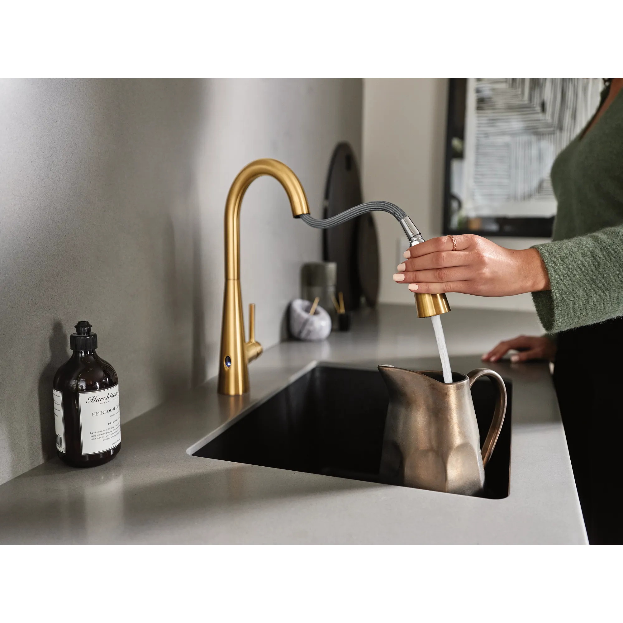 Sleek MotionSense Wave One-Handle Pulldown Touchless Kitchen Faucet - Image 26