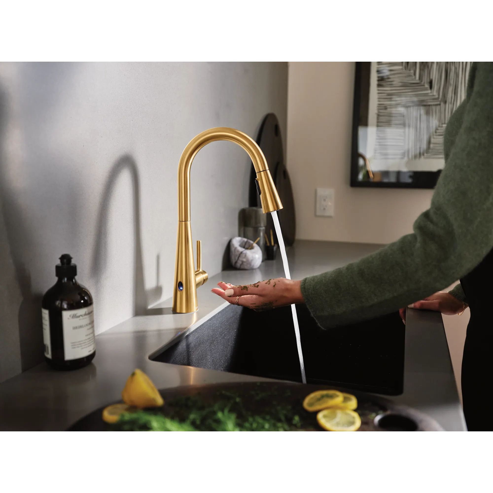 Sleek MotionSense Wave One-Handle Pulldown Touchless Kitchen Faucet - Image 28