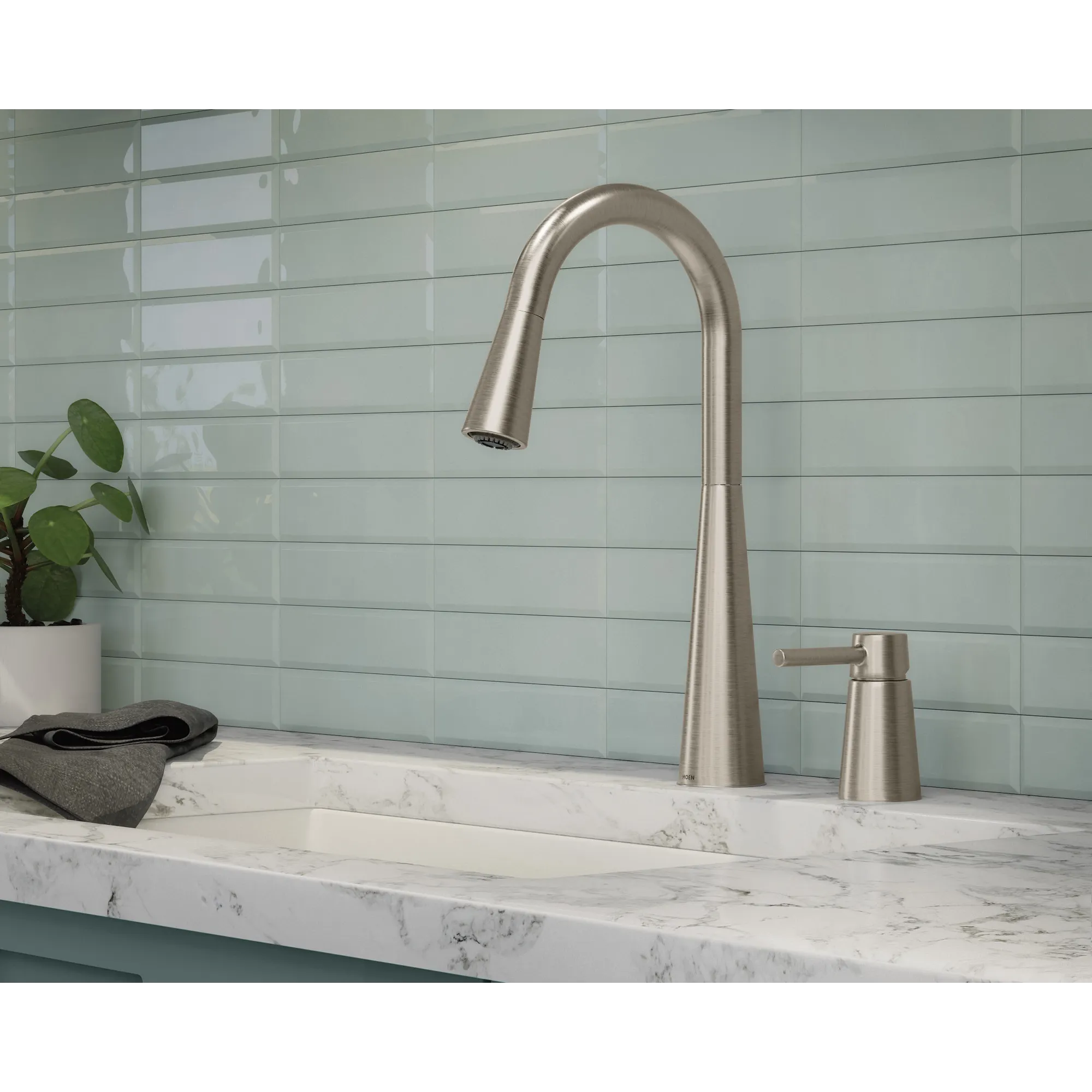 Sleek One-Handle Pulldown Kitchen Faucet - Image 14
