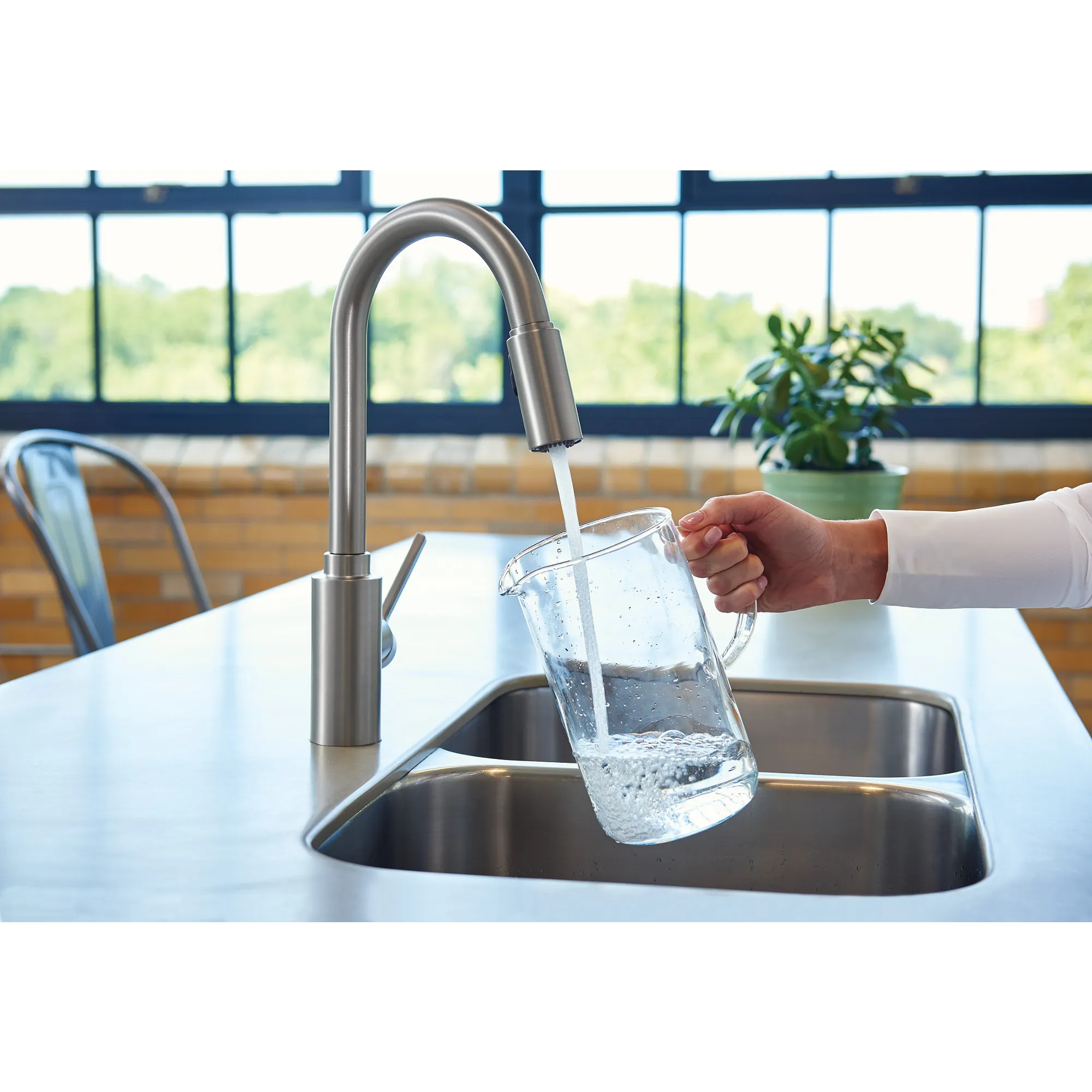 Genta LX One-Handle High Arc Pulldown Kitchen Faucet - Image 14
