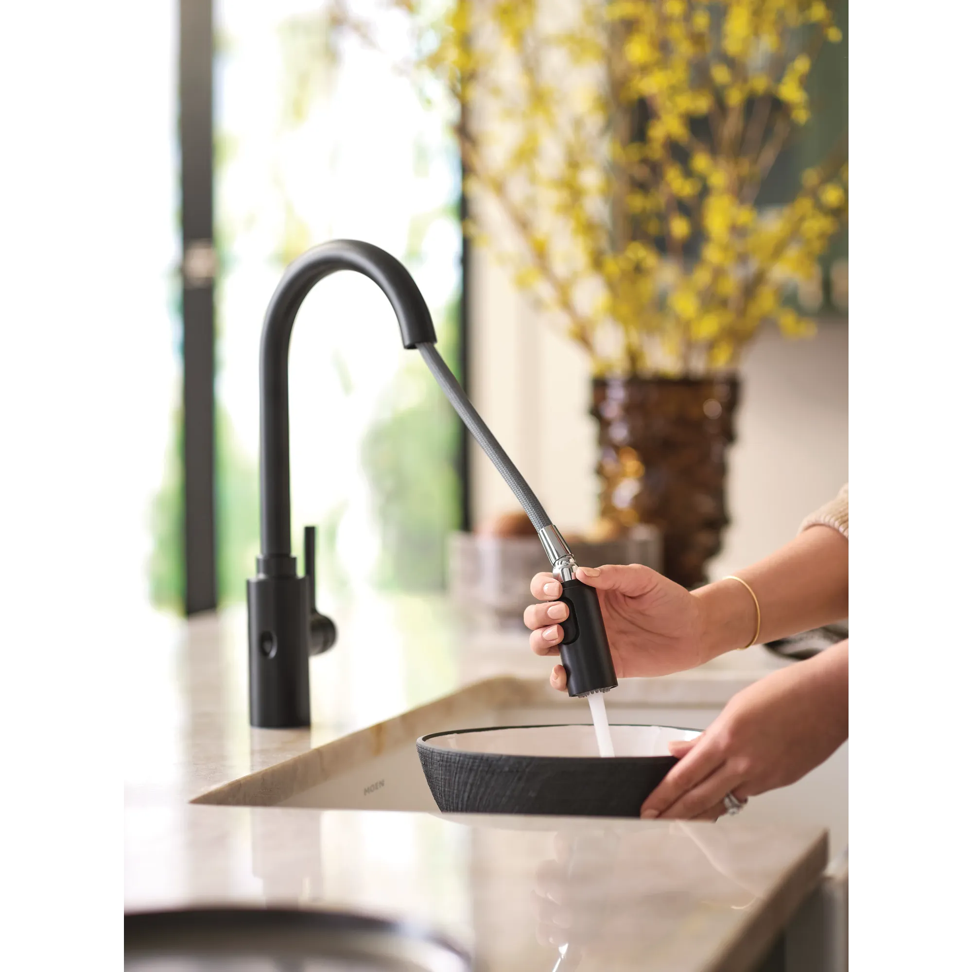 Genta LX MotionSense Wave One-Handle Pulldown Touchless Kitchen Faucet - Image 29
