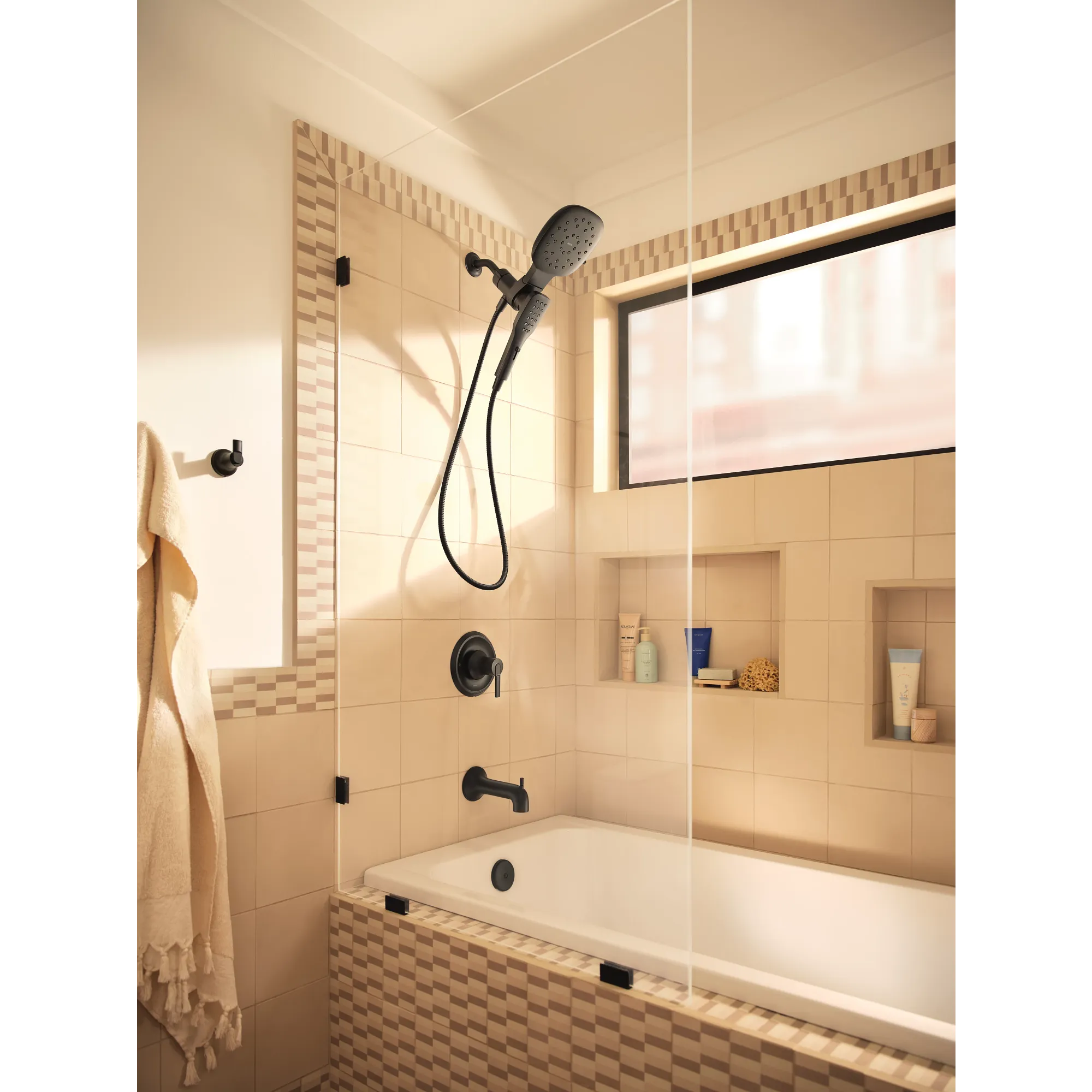 Zyla Chrome Posi-Temp(R) tub/shower - Image 30