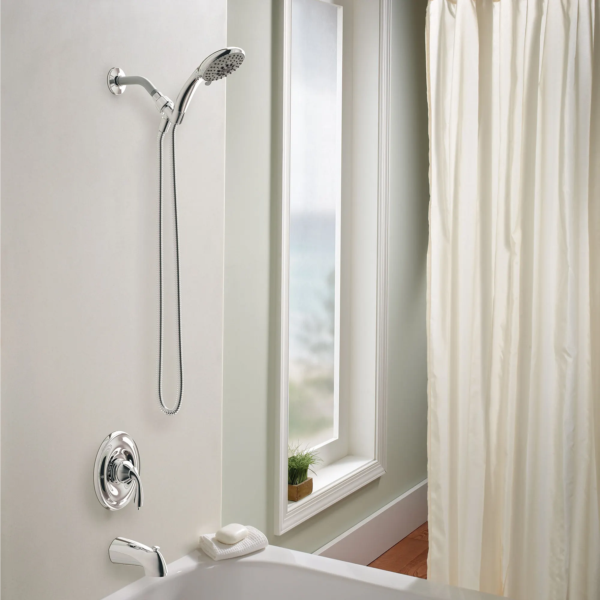Bayhill Chrome Posi-Temp(R) tub/shower - Image 2