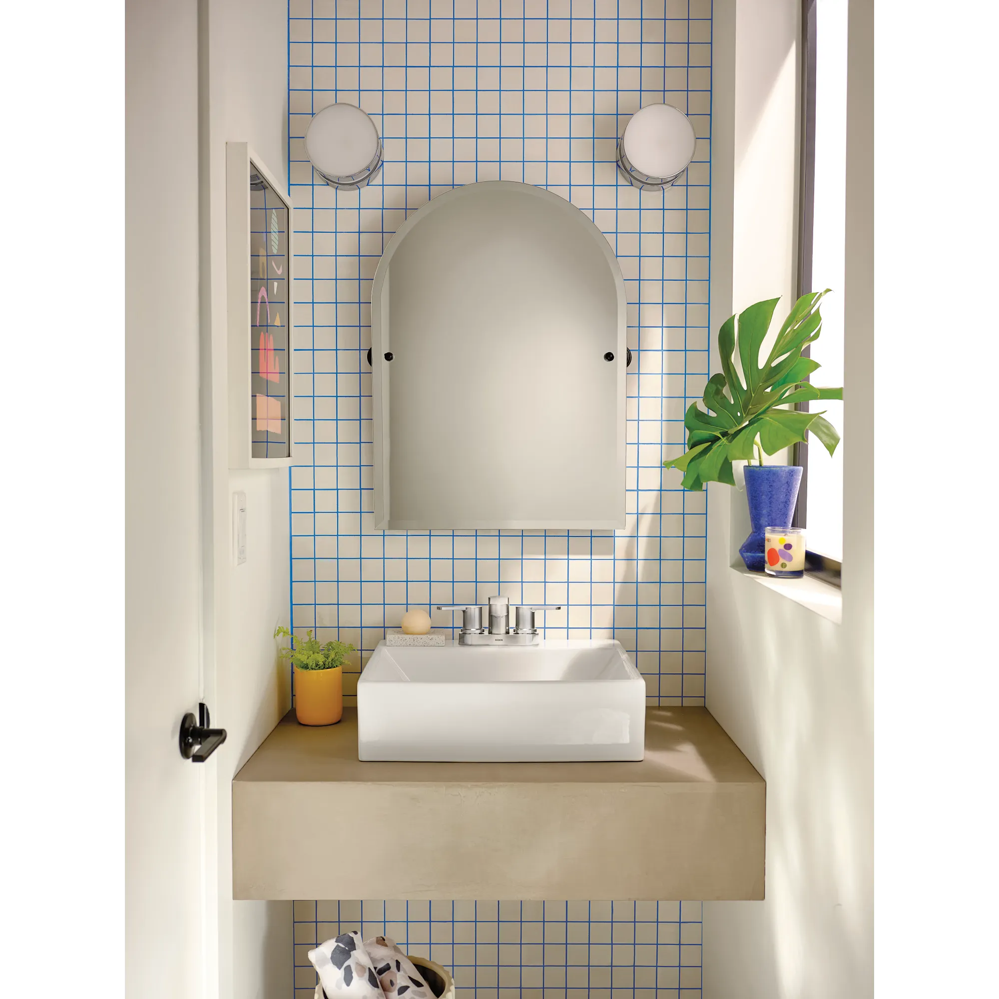 Laris Two-handle Centerset Bathroom Sink Faucet - Image 3