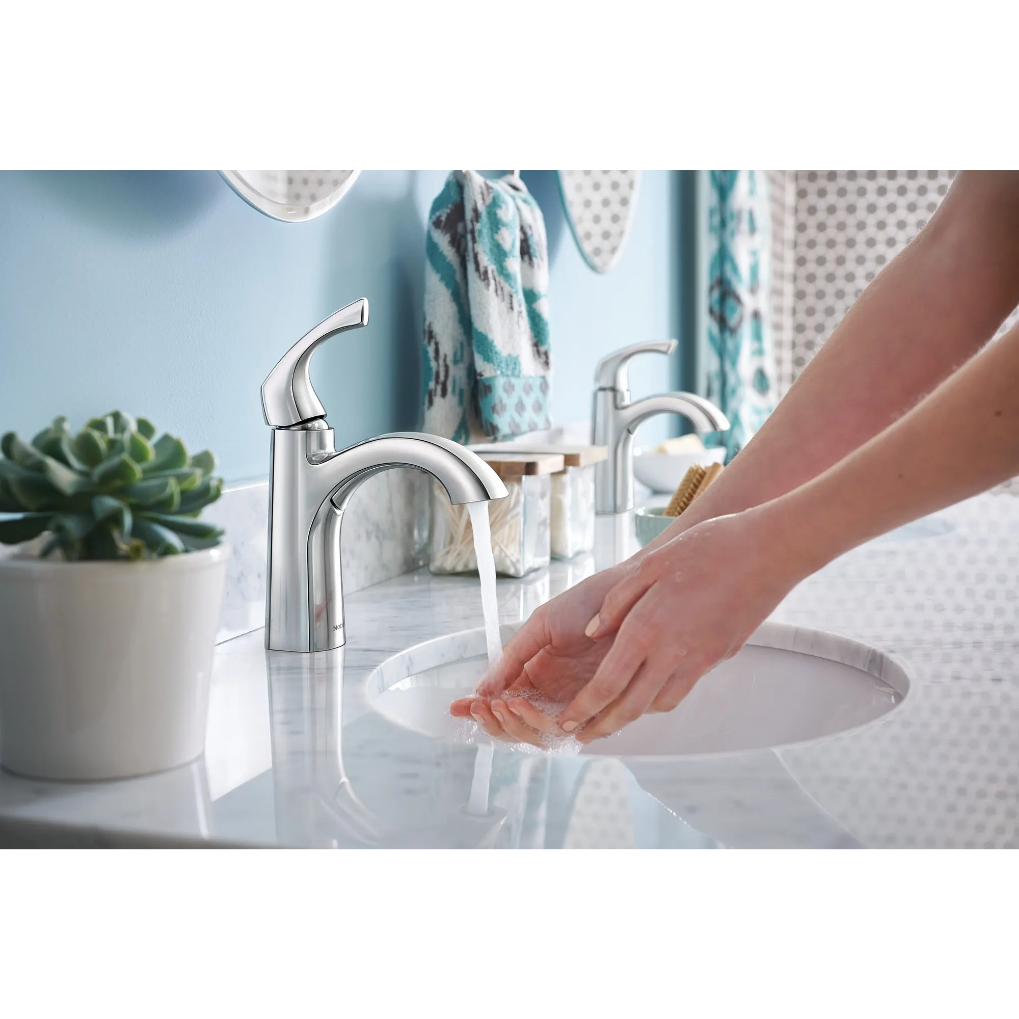 Lindor One-handle Bathroom Sink Faucet - Image 3