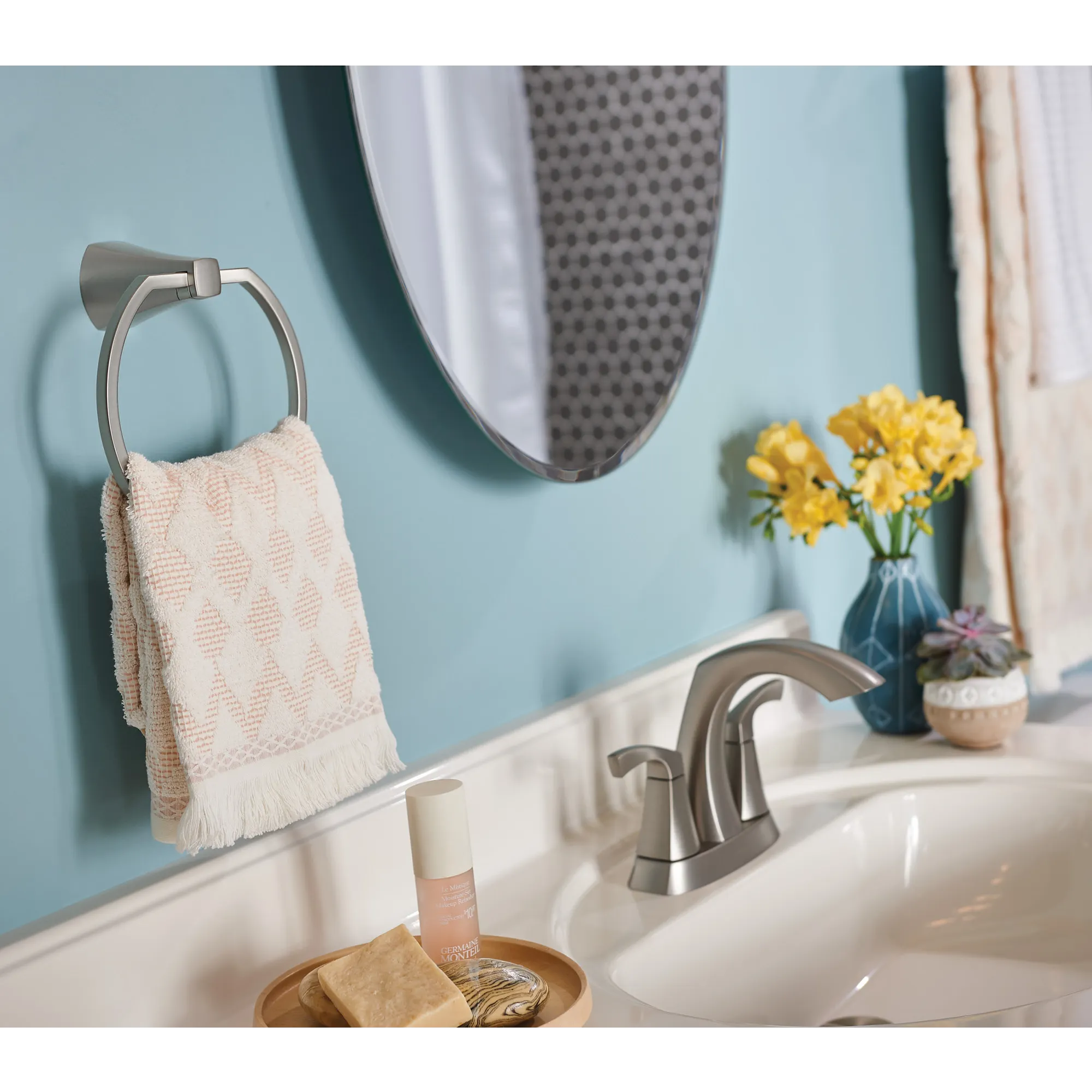 Lindor Two-handle Centerset Bathroom Sink Faucet - Image 13