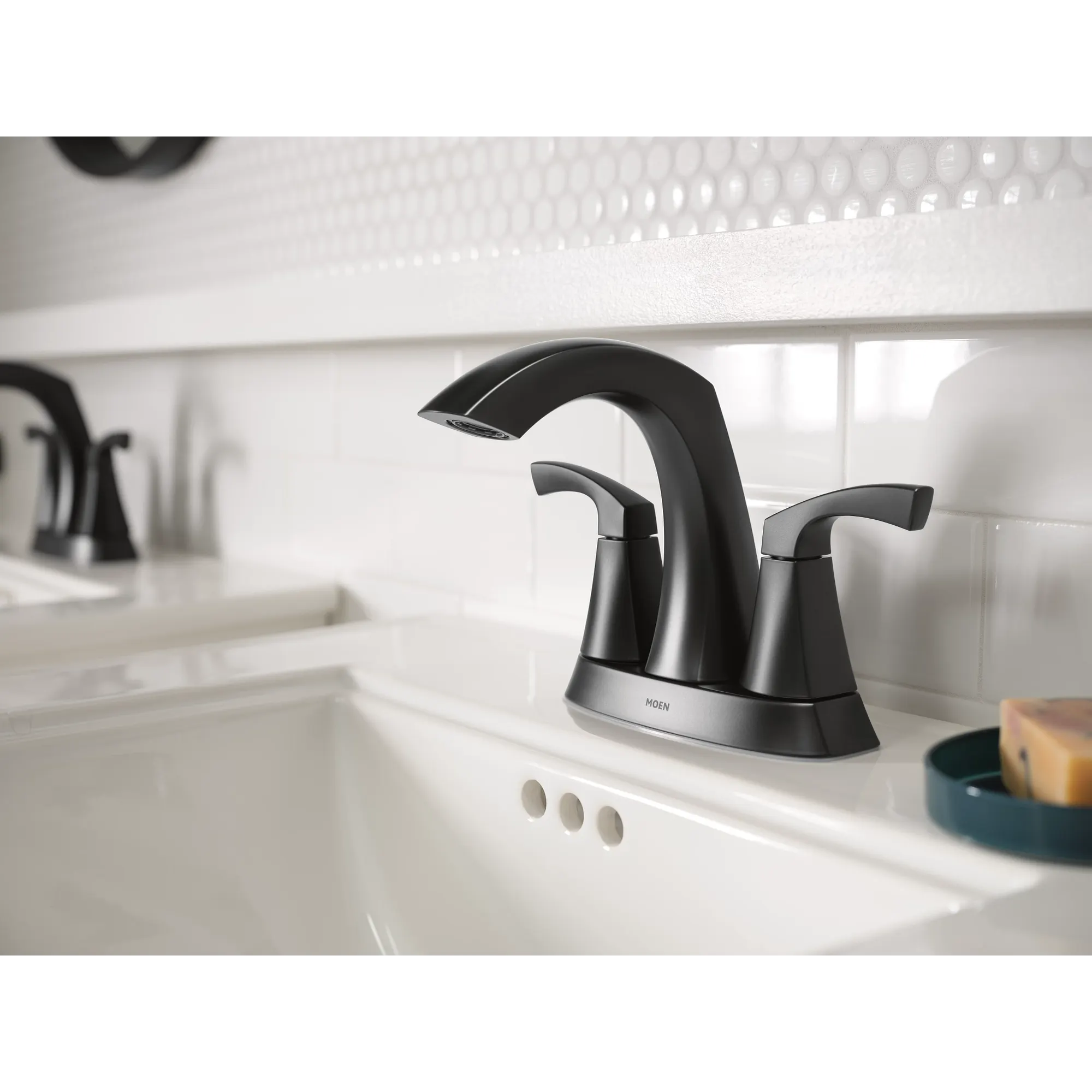 Lindor Two-handle Centerset Bathroom Sink Faucet - Image 7
