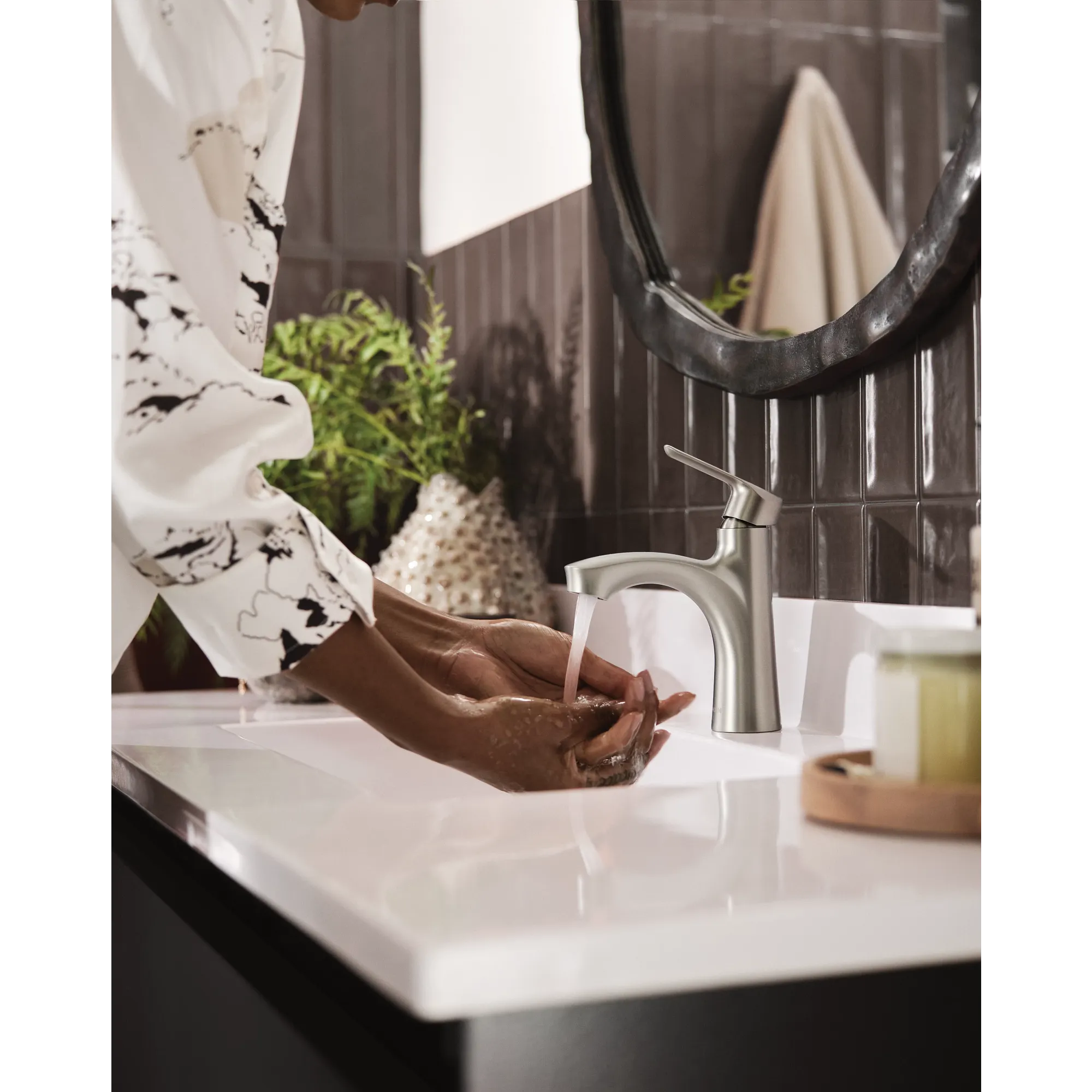 Findlay One-handle Bathroom Sink Faucet - Image 9