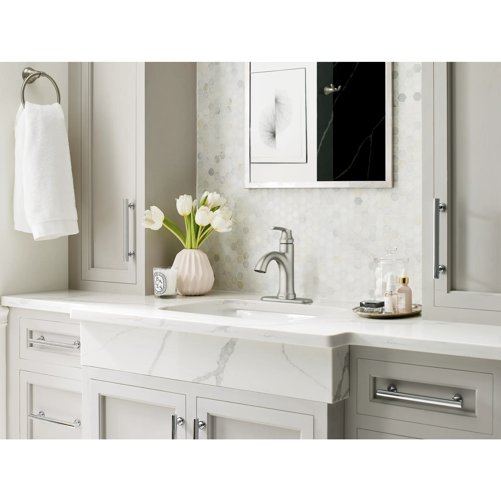 Wellton One-handle Bathroom Sink Faucet - Image 3
