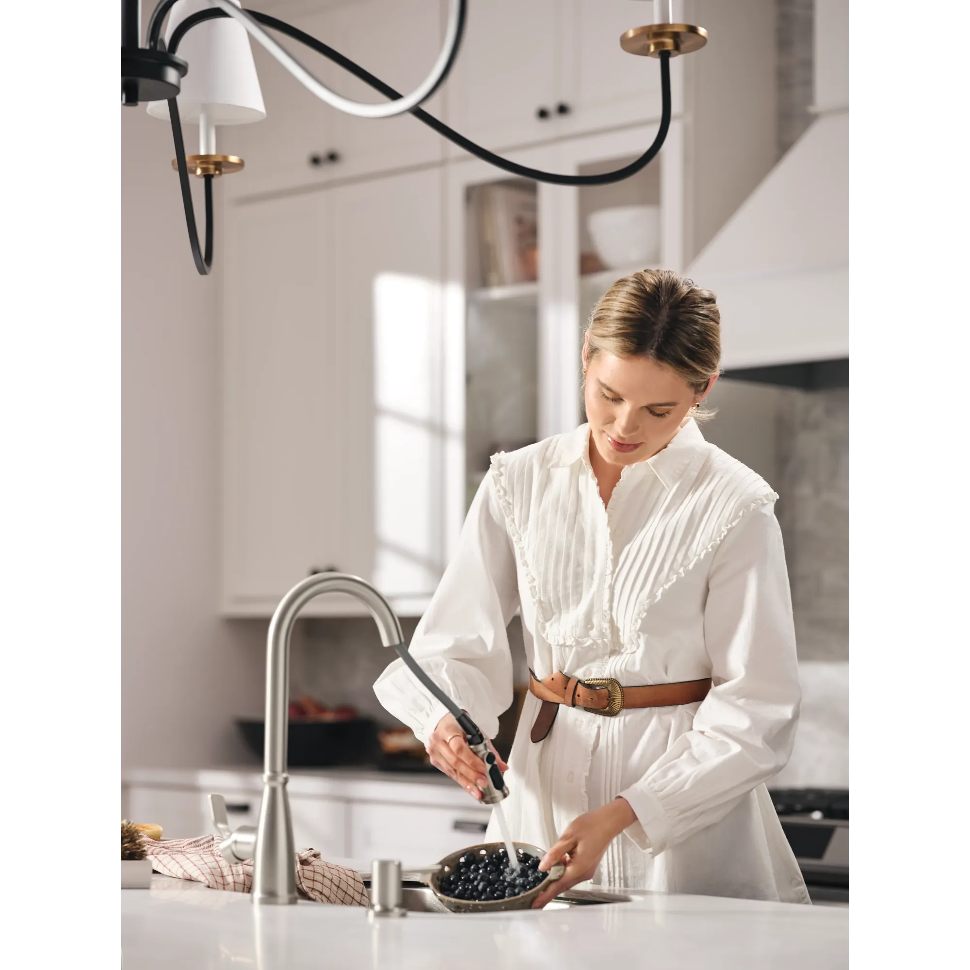 Nolia One-Handle High Arc Pulldown Kitchen Faucet - Image 22