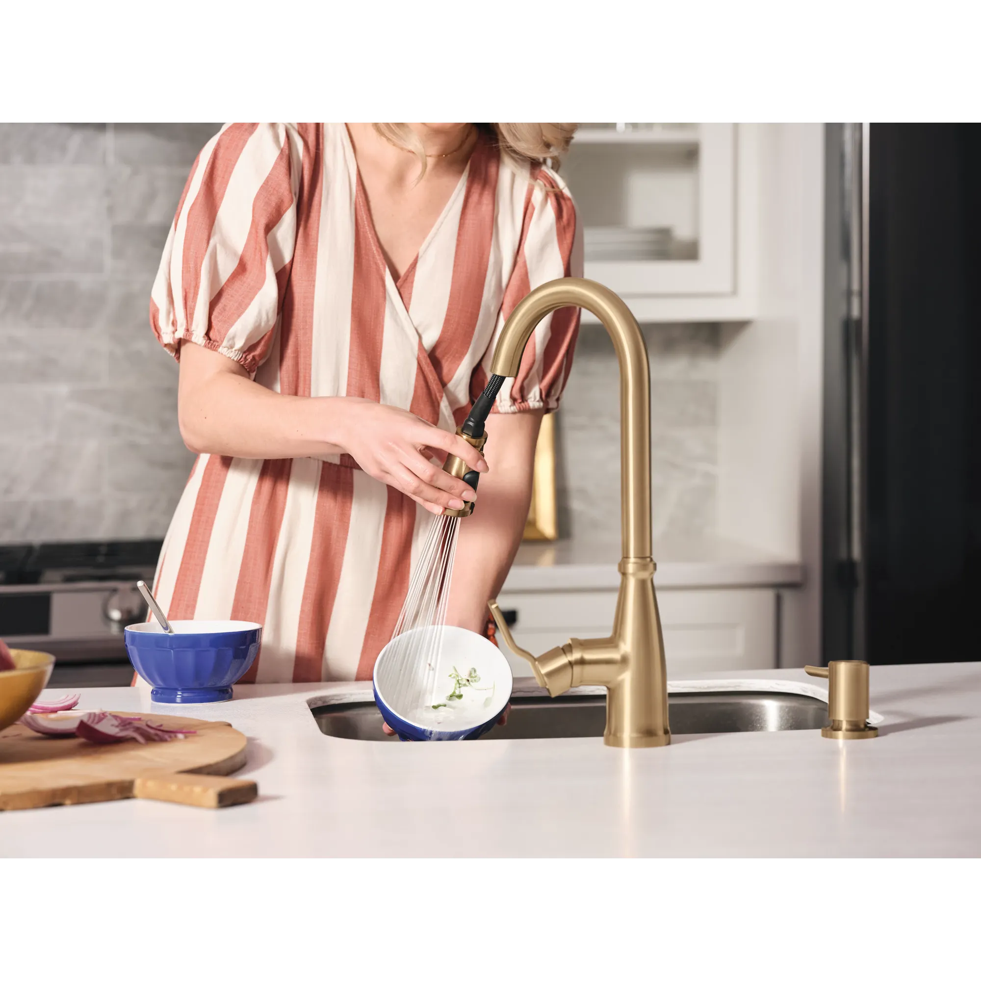 Nolia One-Handle High Arc Pulldown Kitchen Faucet - Image 28