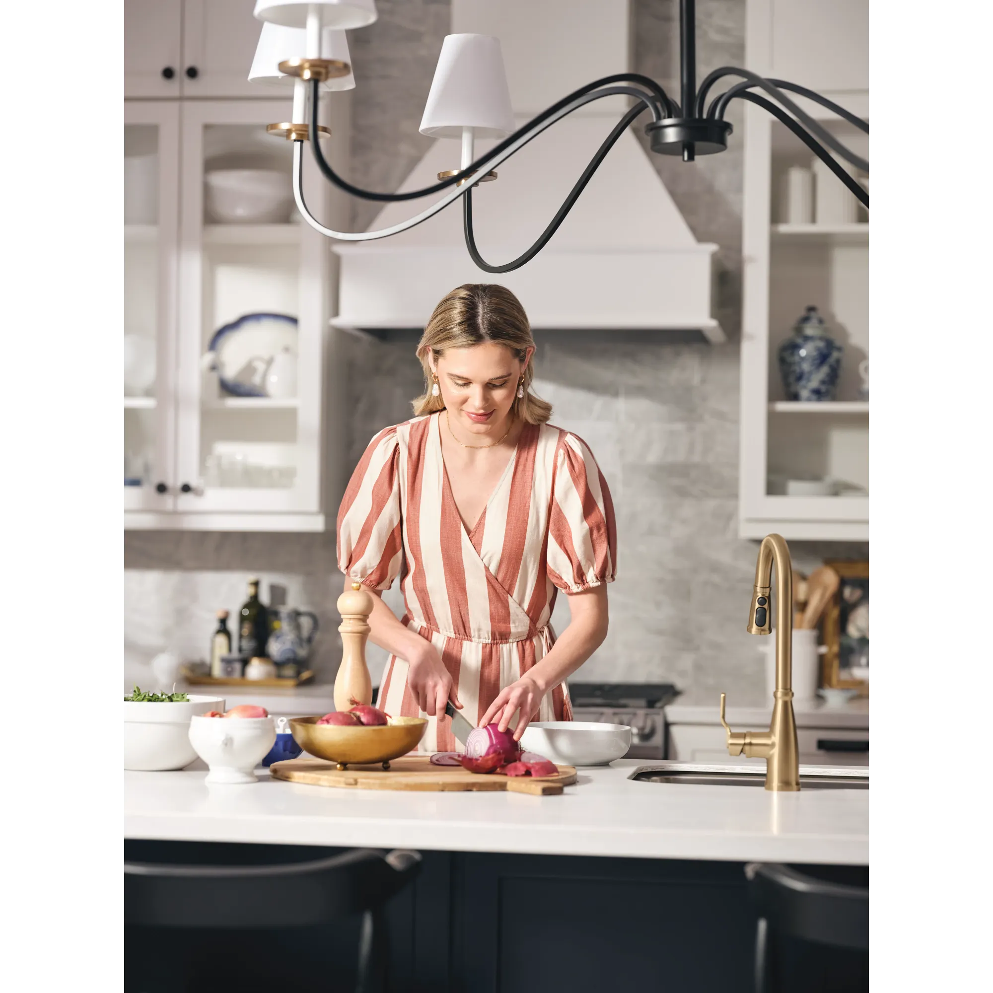 Nolia One-Handle High Arc Pulldown Kitchen Faucet - Image 31
