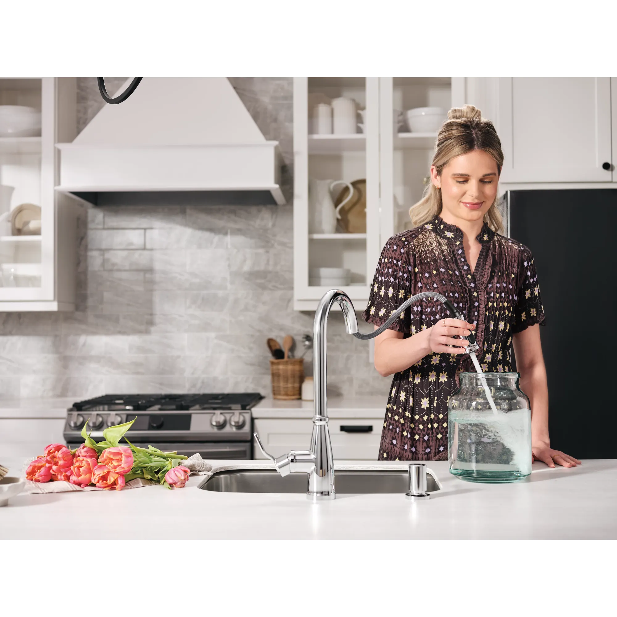 Nolia One-Handle High Arc Pulldown Kitchen Faucet - Image 5