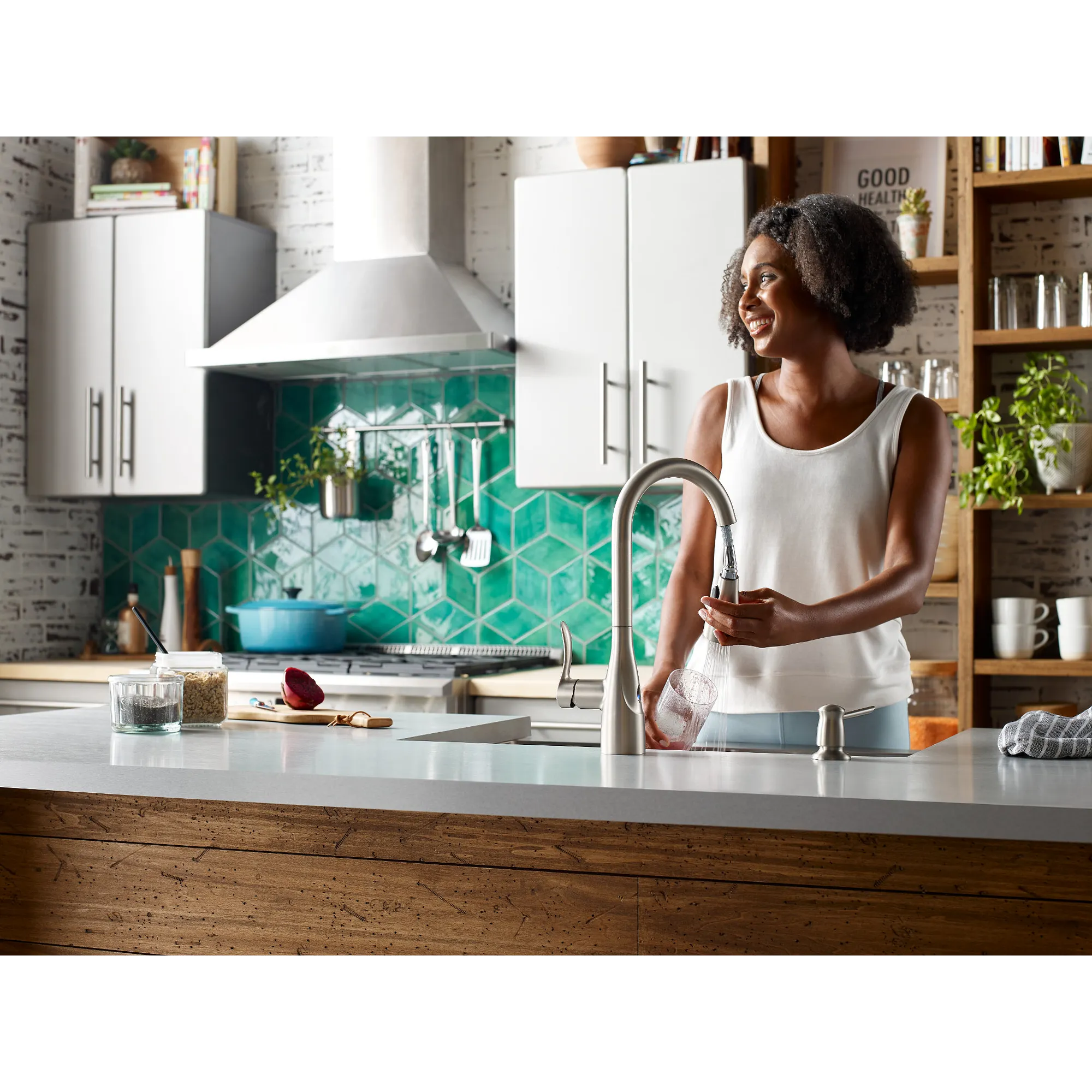 Arlo MotionSense Wave One-Handle Pulldown Touchless Kitchen Faucet - Image 3
