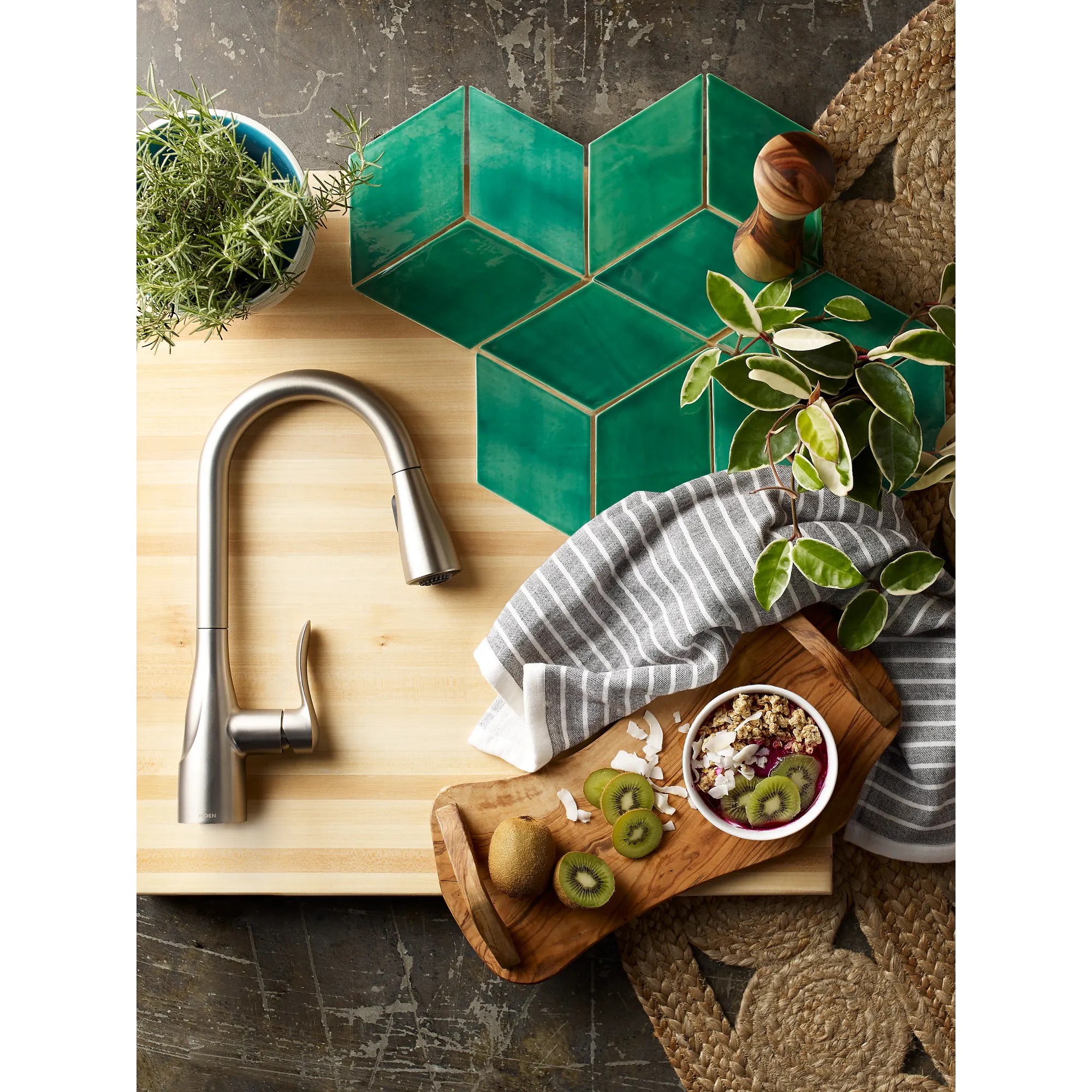 Arlo MotionSense Wave One-Handle Pulldown Touchless Kitchen Faucet - Image 5