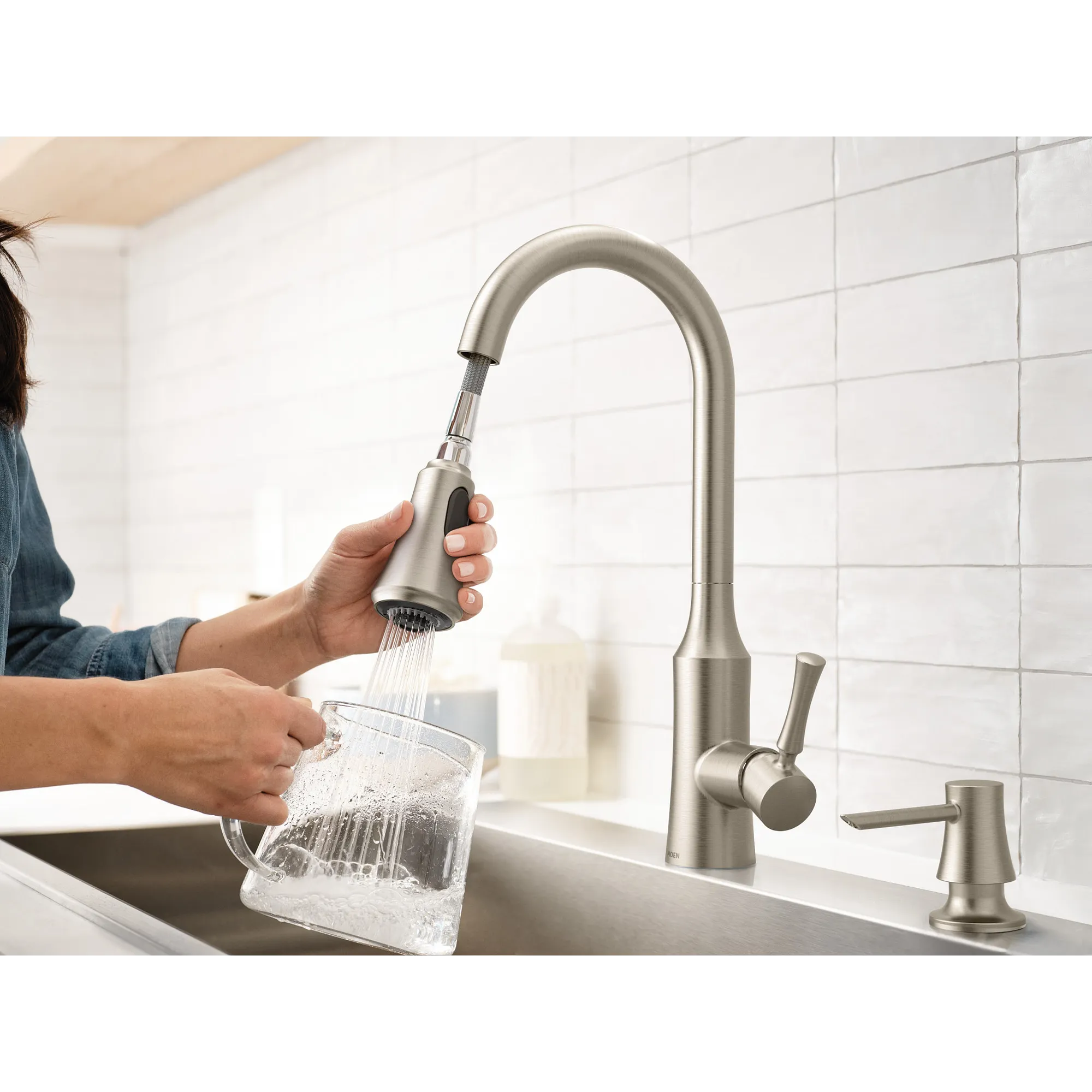 Venango Chrome One-Handle High Arc Pulldown Kitchen Faucet - Image 25
