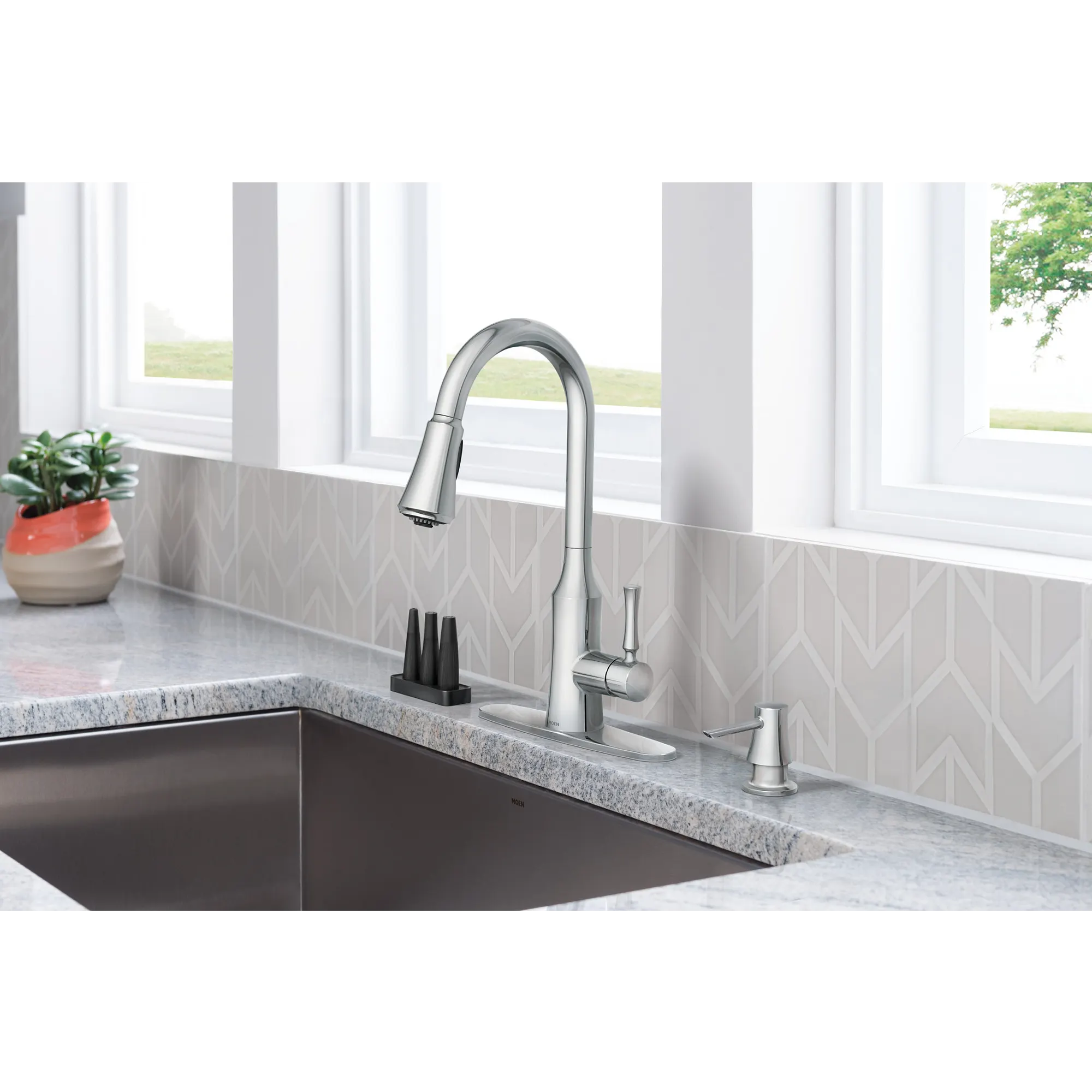 Venango Chrome One-Handle High Arc Pulldown Kitchen Faucet - Image 5