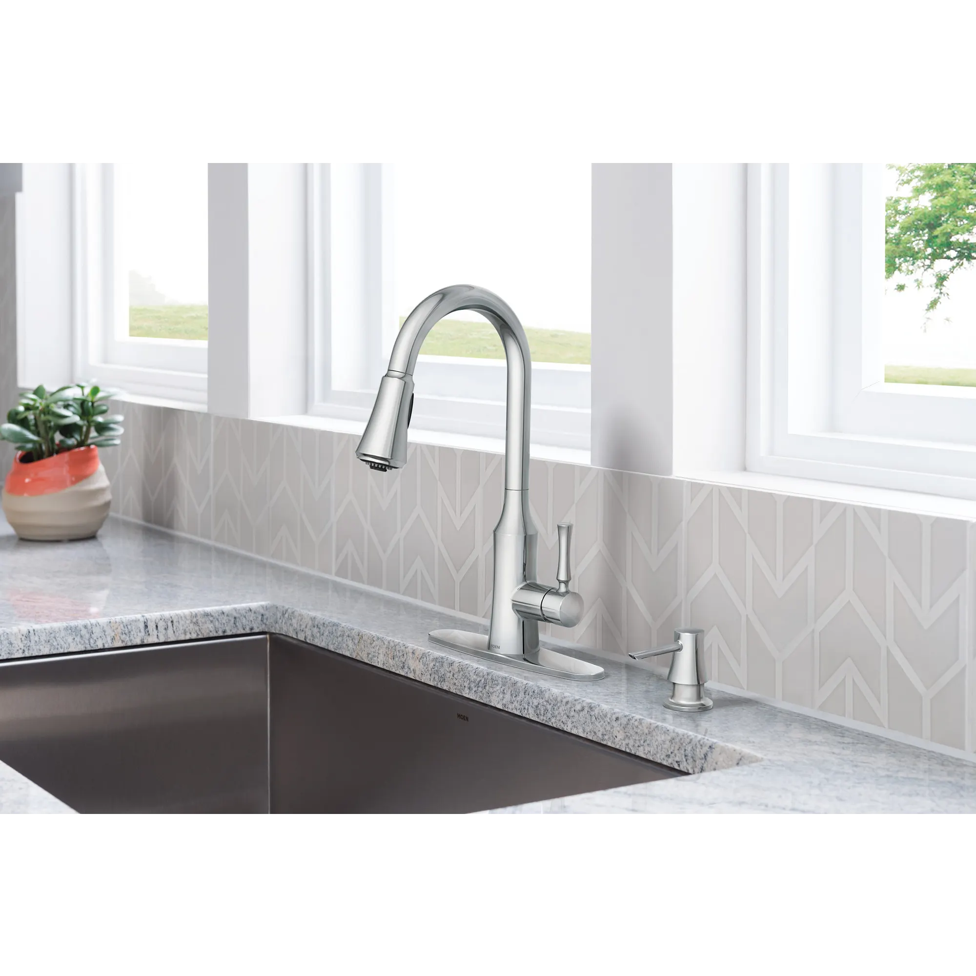 Venango Chrome One-Handle High Arc Pulldown Kitchen Faucet - Image 6