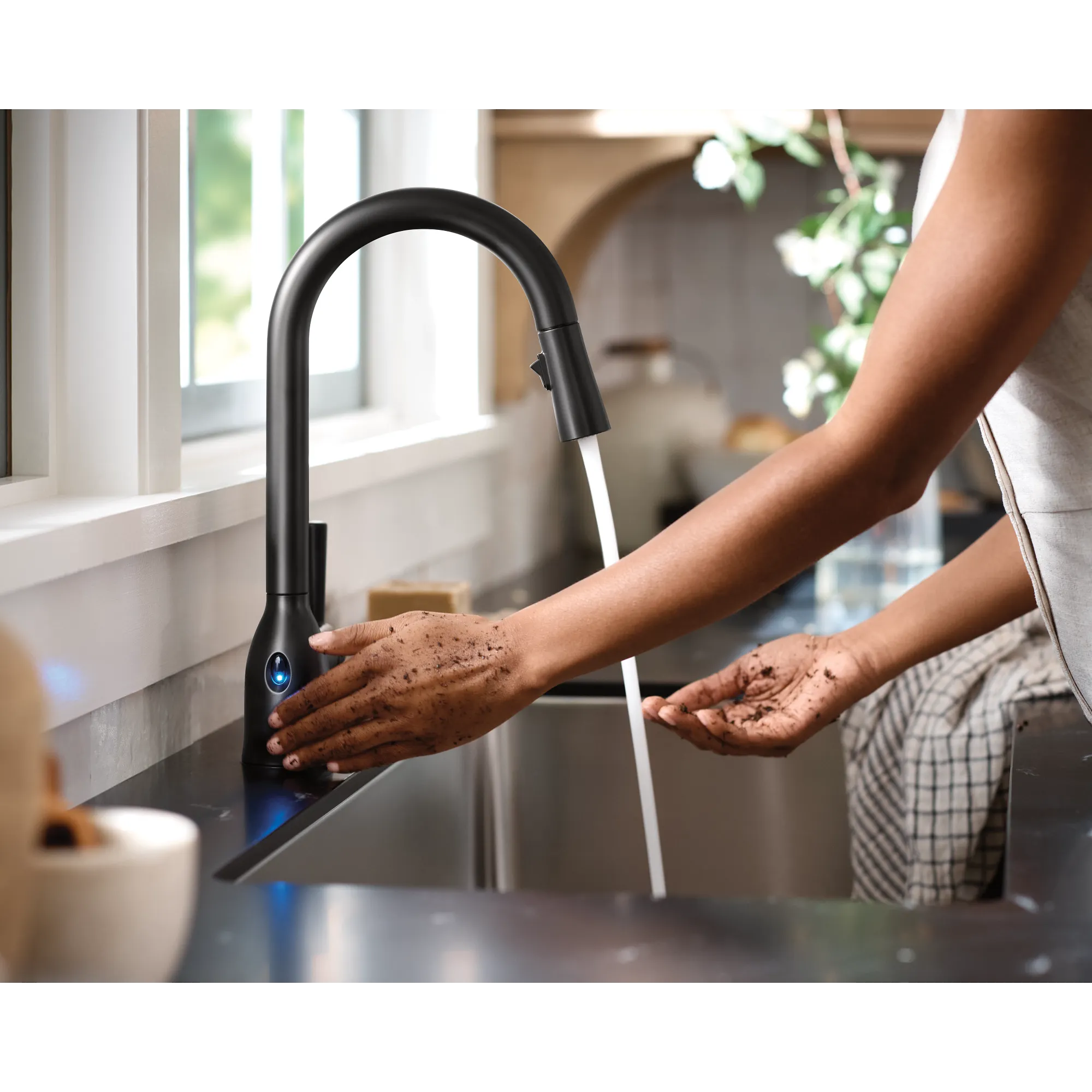 Adler MotionSense Wave One-Handle Pulldown Touchless Kitchen Faucet - Image 16