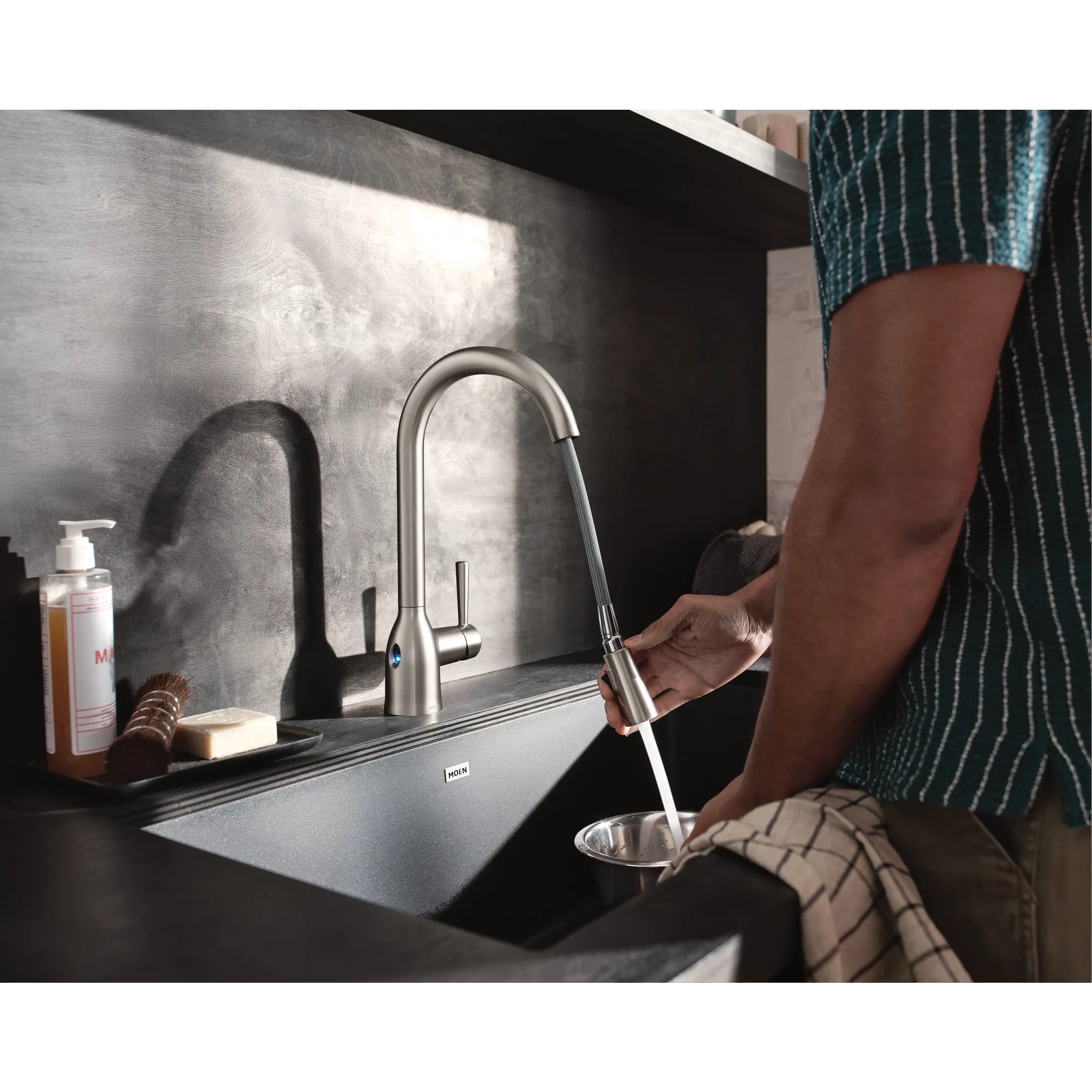 Adler MotionSense Wave One-Handle Pulldown Touchless Kitchen Faucet - Image 26