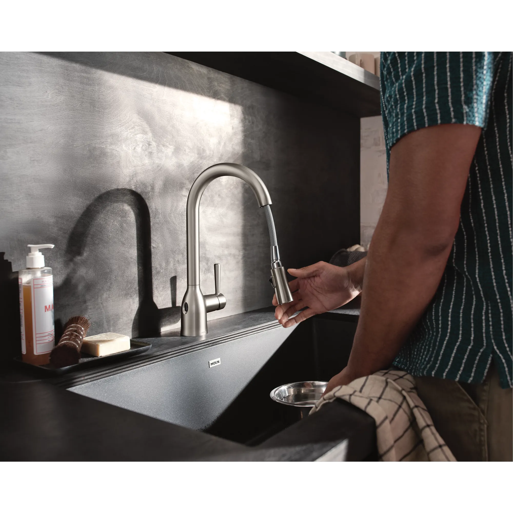 Adler MotionSense Wave One-Handle Pulldown Touchless Kitchen Faucet - Image 27