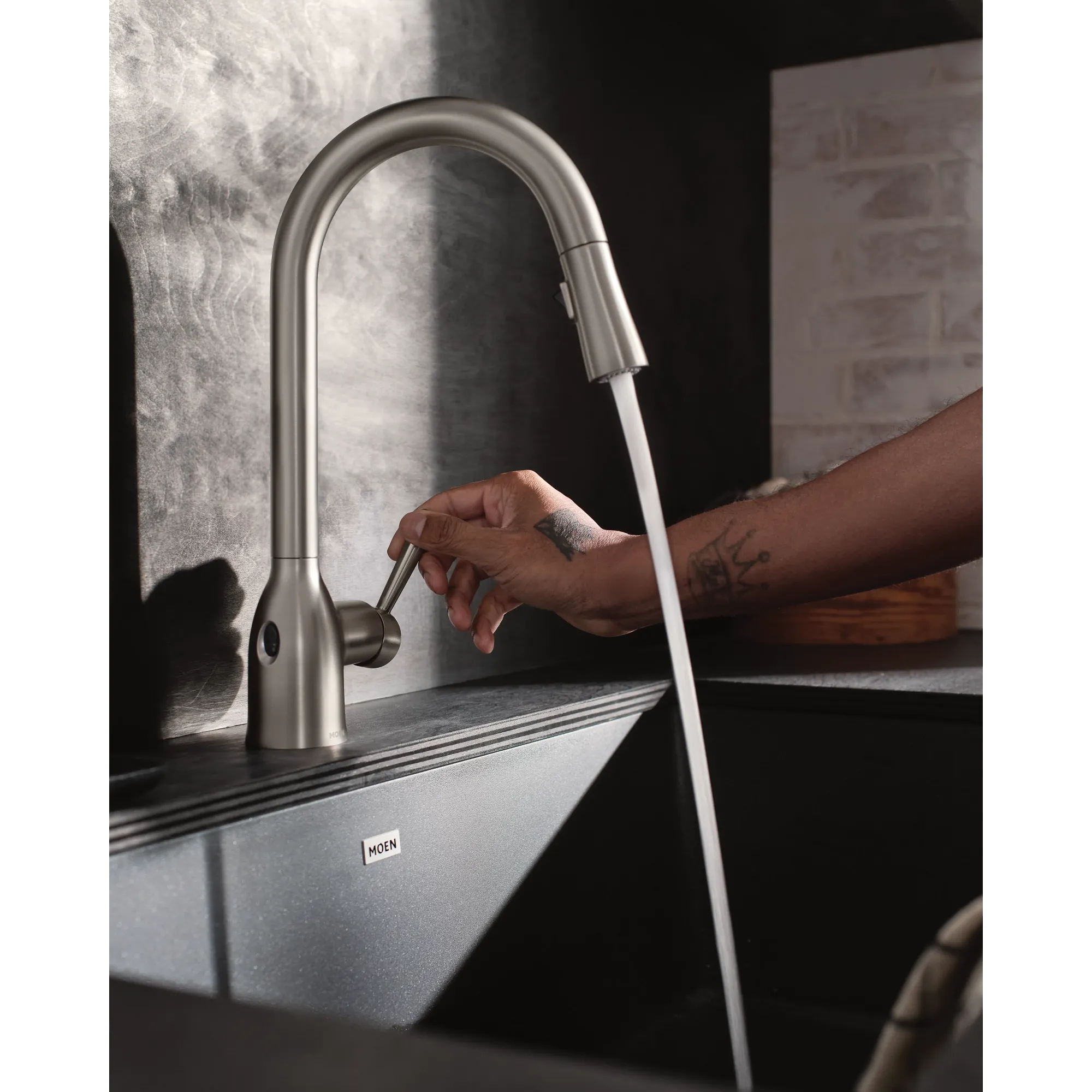 Adler MotionSense Wave One-Handle Pulldown Touchless Kitchen Faucet - Image 32