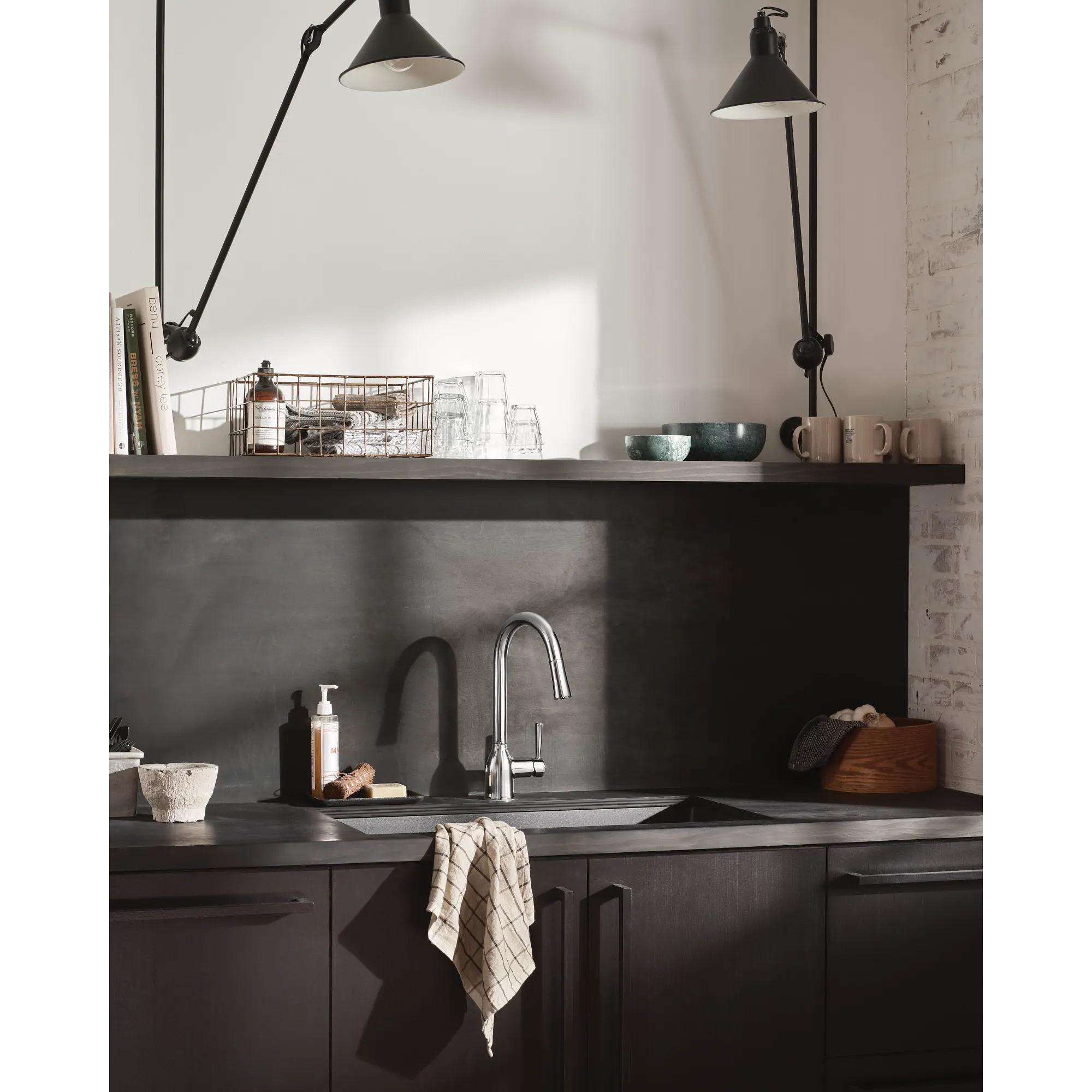 Adler MotionSense Wave One-Handle Pulldown Touchless Kitchen Faucet - Image 6