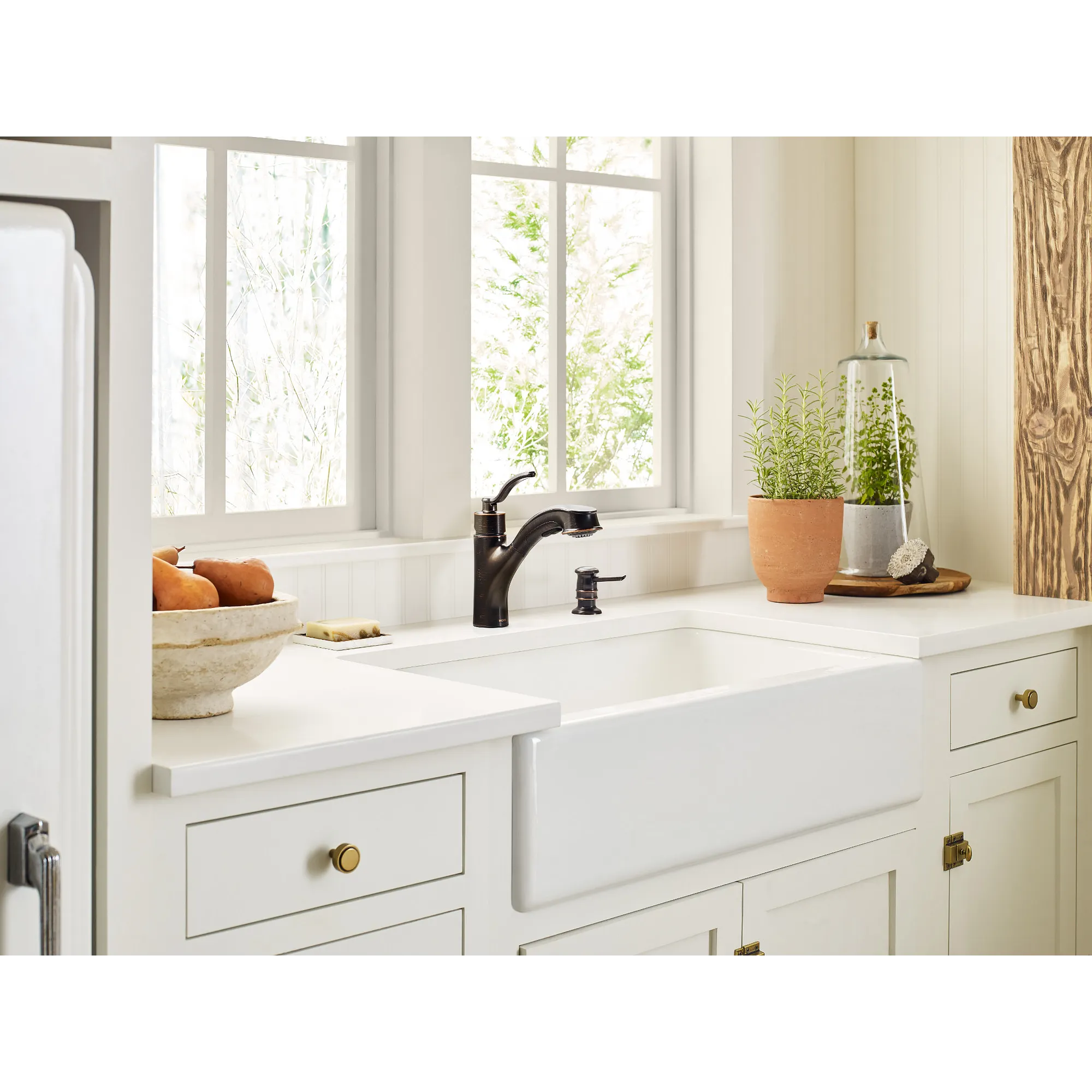 Marbrook One-Handle High Arc Pullout Kitchen Faucet - Image 3