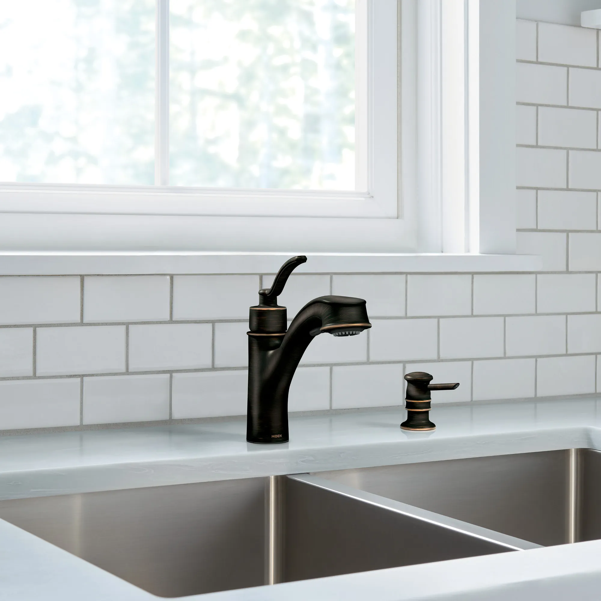 Marbrook One-Handle High Arc Pullout Kitchen Faucet - Image 4