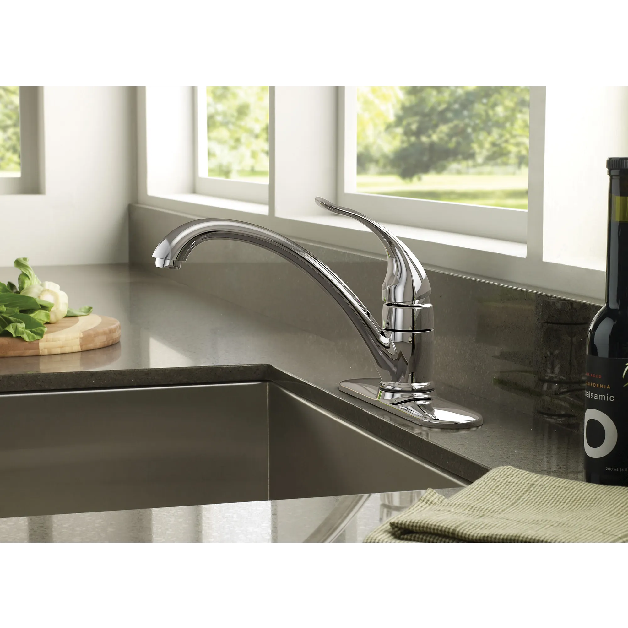Torrance Chrome one-handle kitchen faucet - Image 2