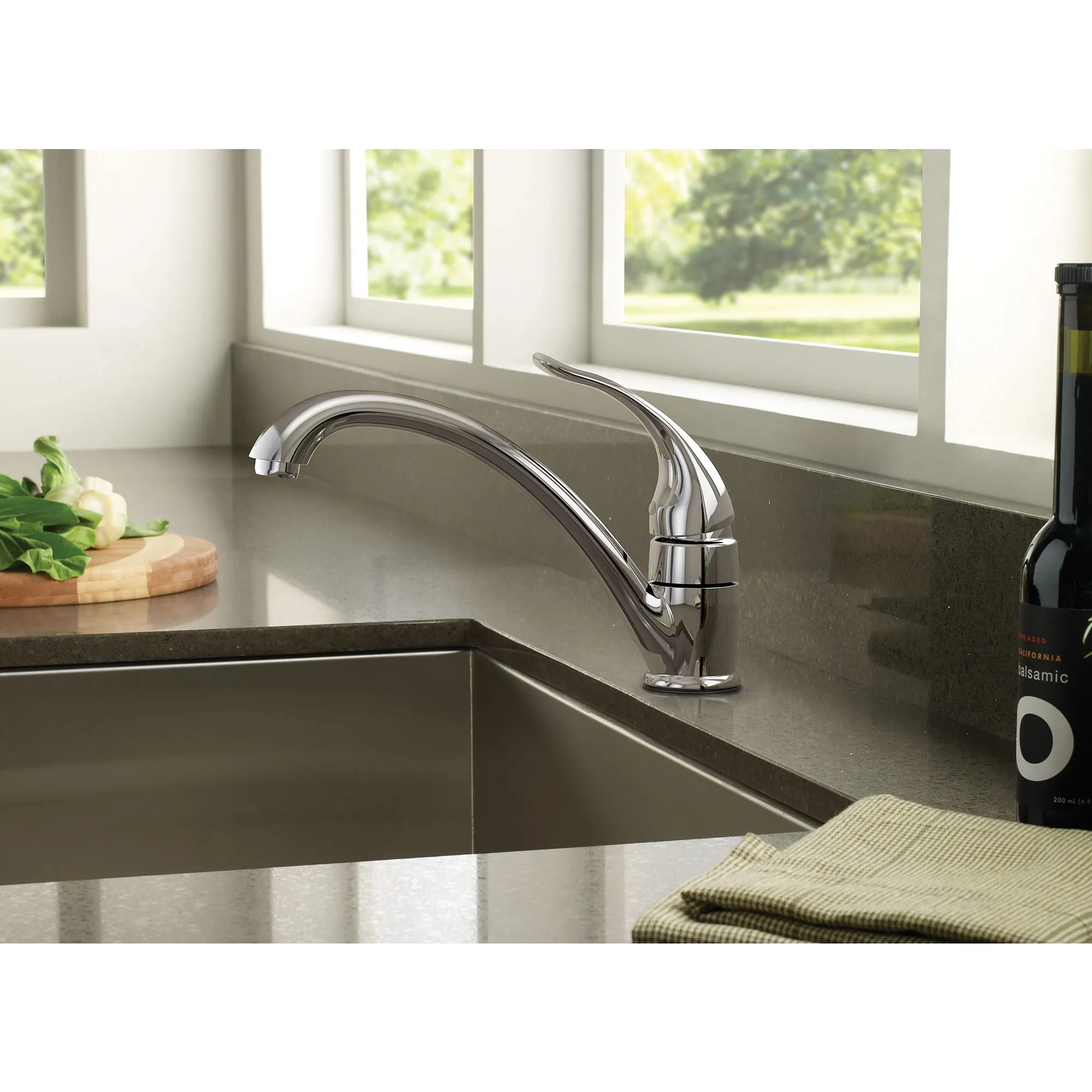 Torrance Chrome one-handle kitchen faucet - Image 3