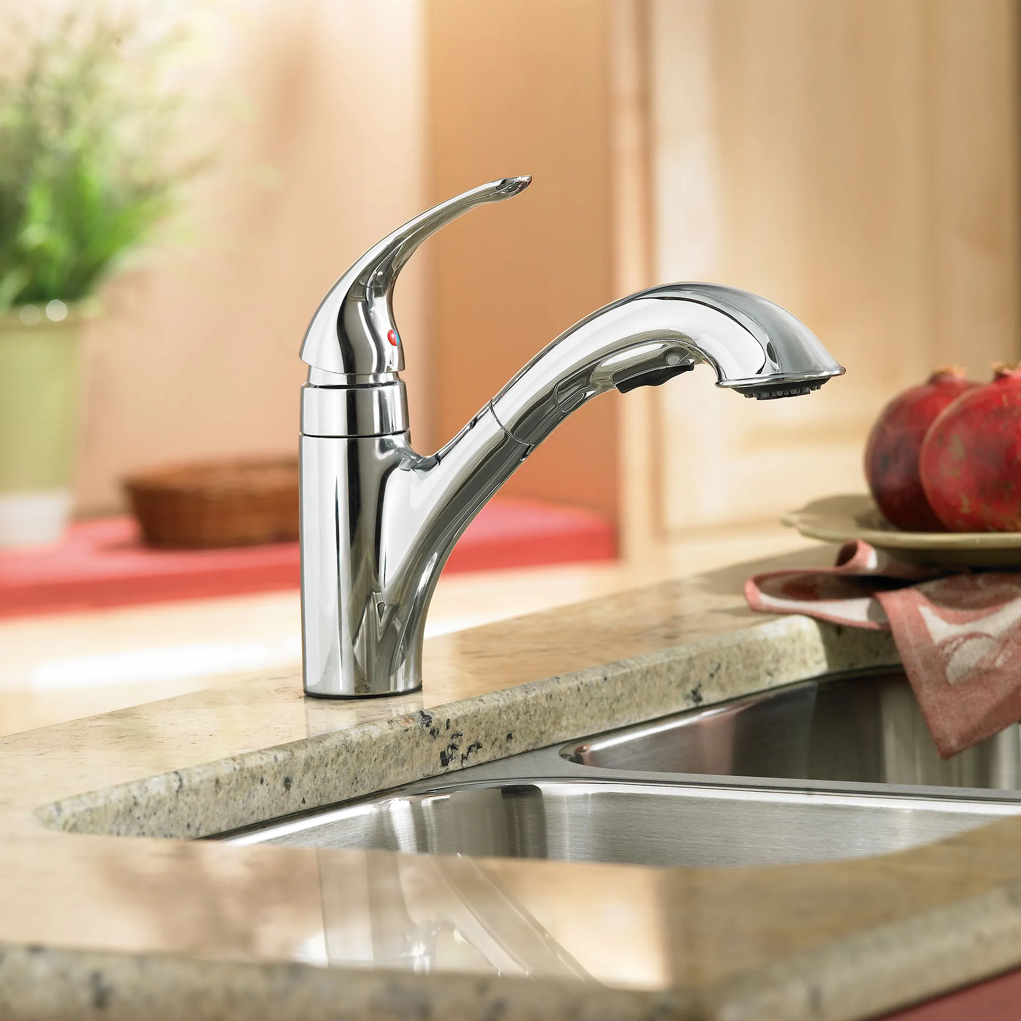 Caprillo Chrome one-handle low arc pullout kitchen faucet - Image 2