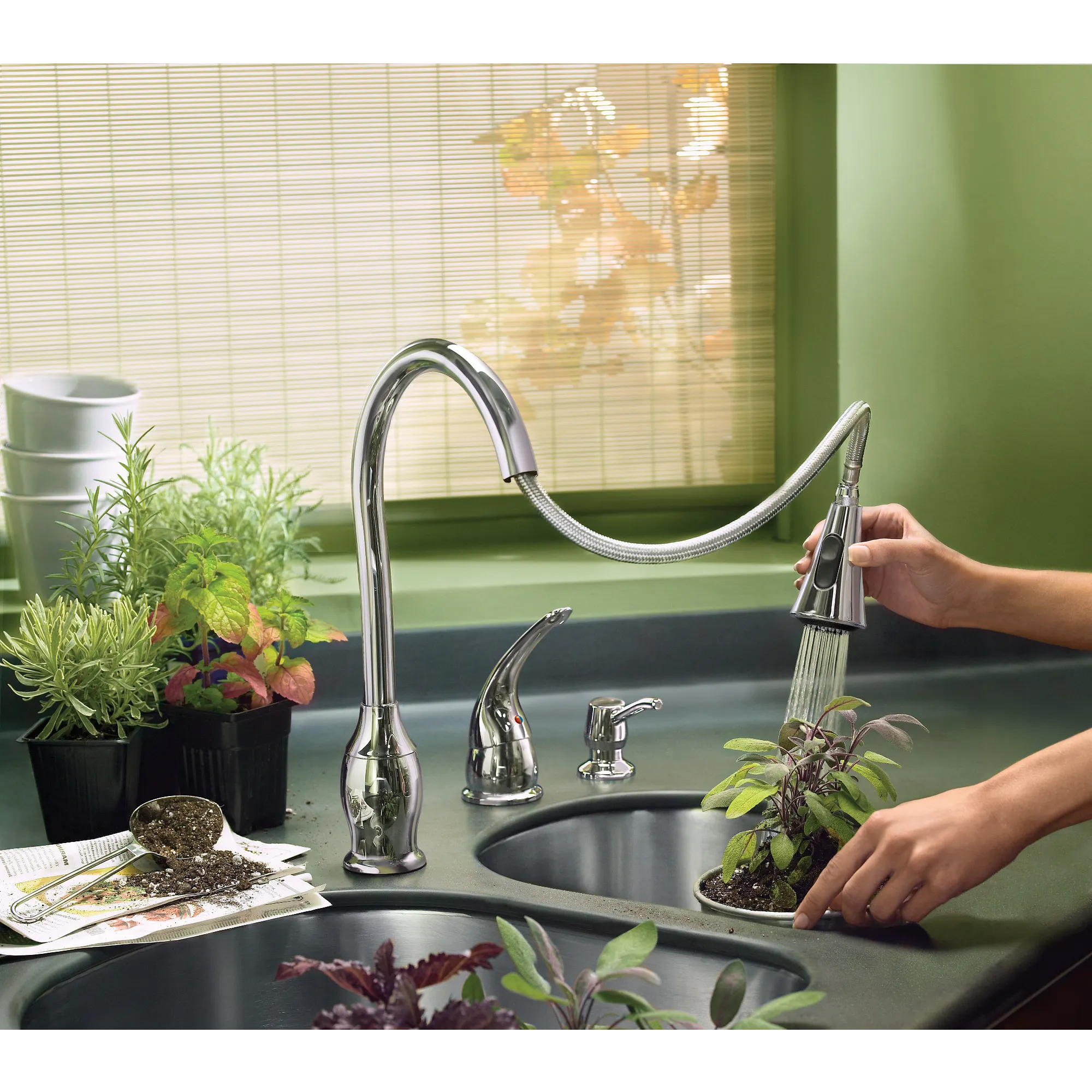 Trianna Chrome one-handle high arc pullout kitchen faucet - Image 2