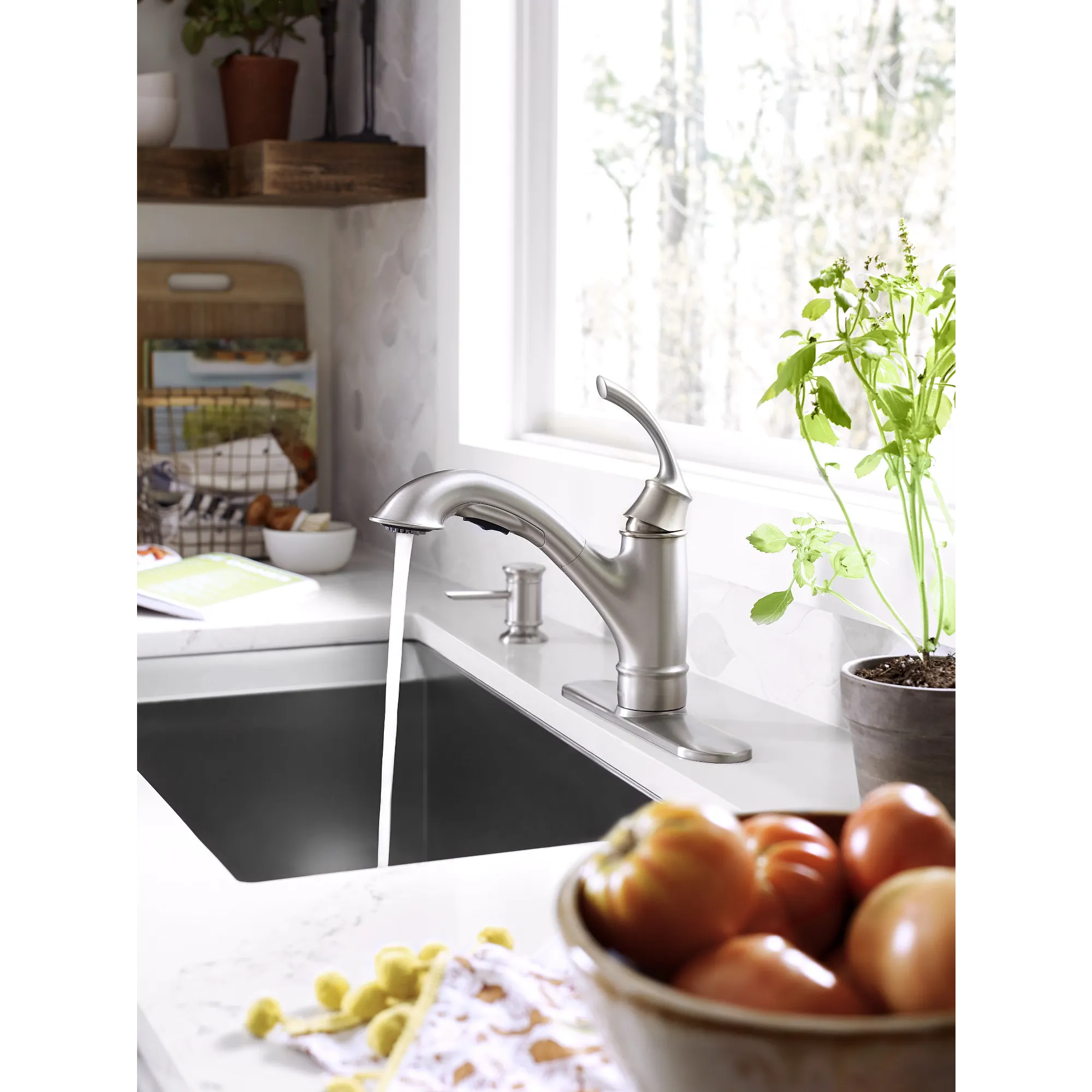 Marietta One-handle Pullout Kitchen Faucet - Image 3