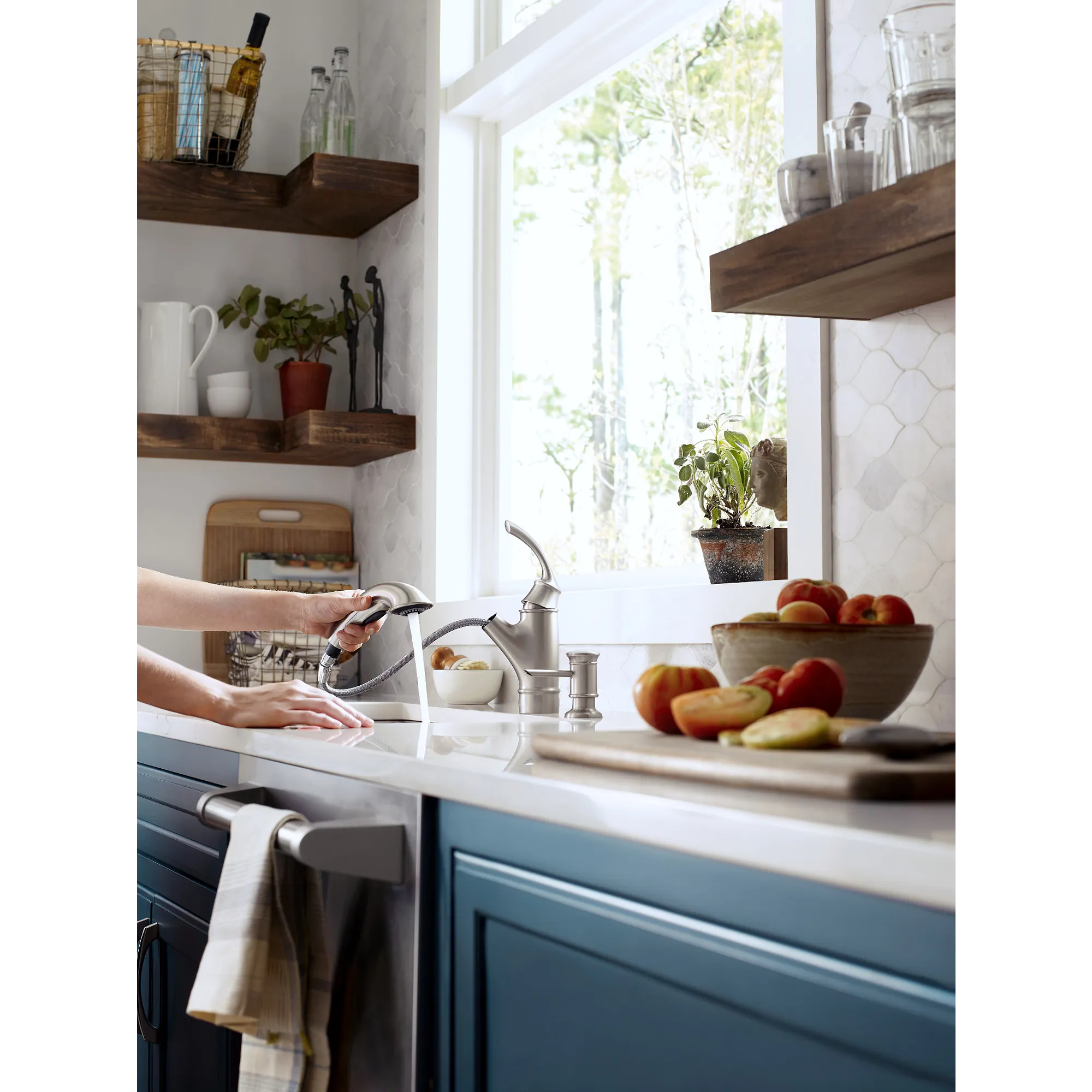 Marietta One-handle Pullout Kitchen Faucet - Image 6